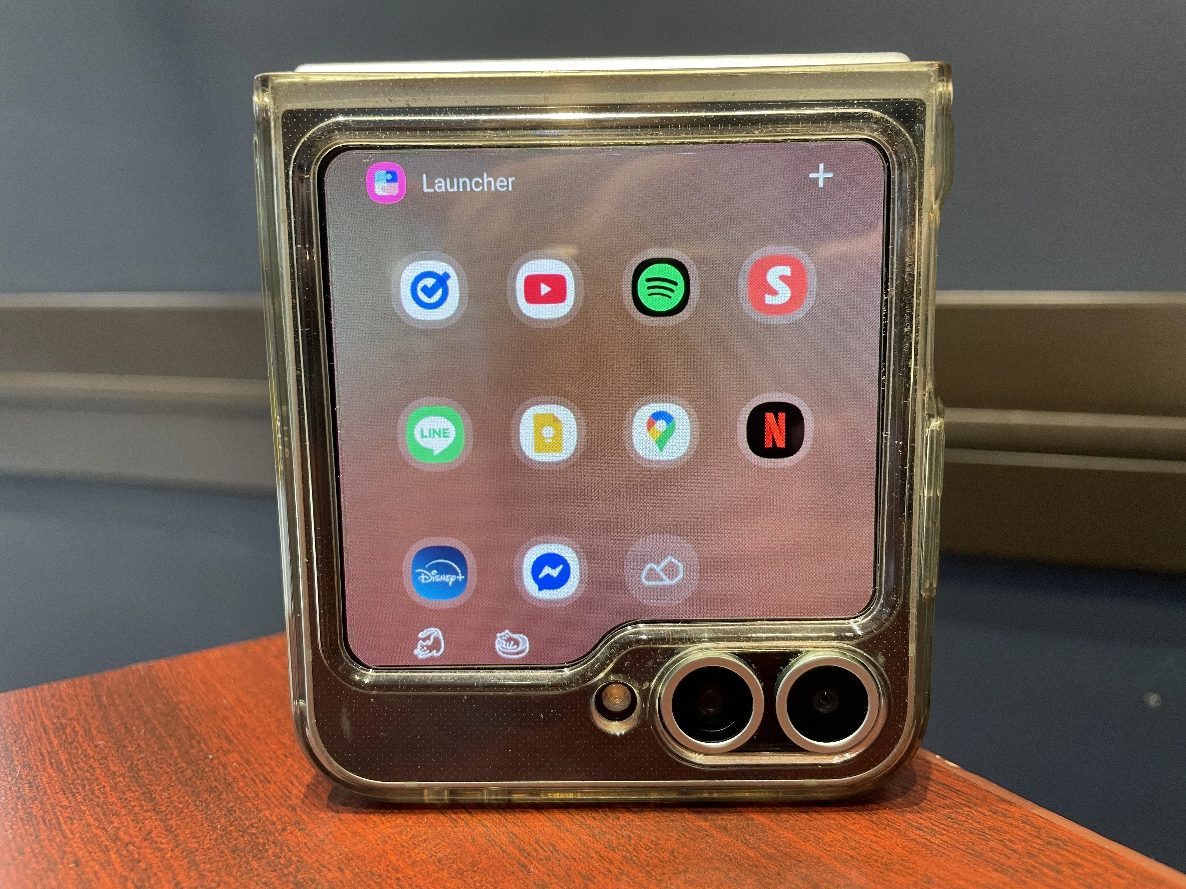 折りたたみスマホを買って1年たちましたレビュー｜よざひかる