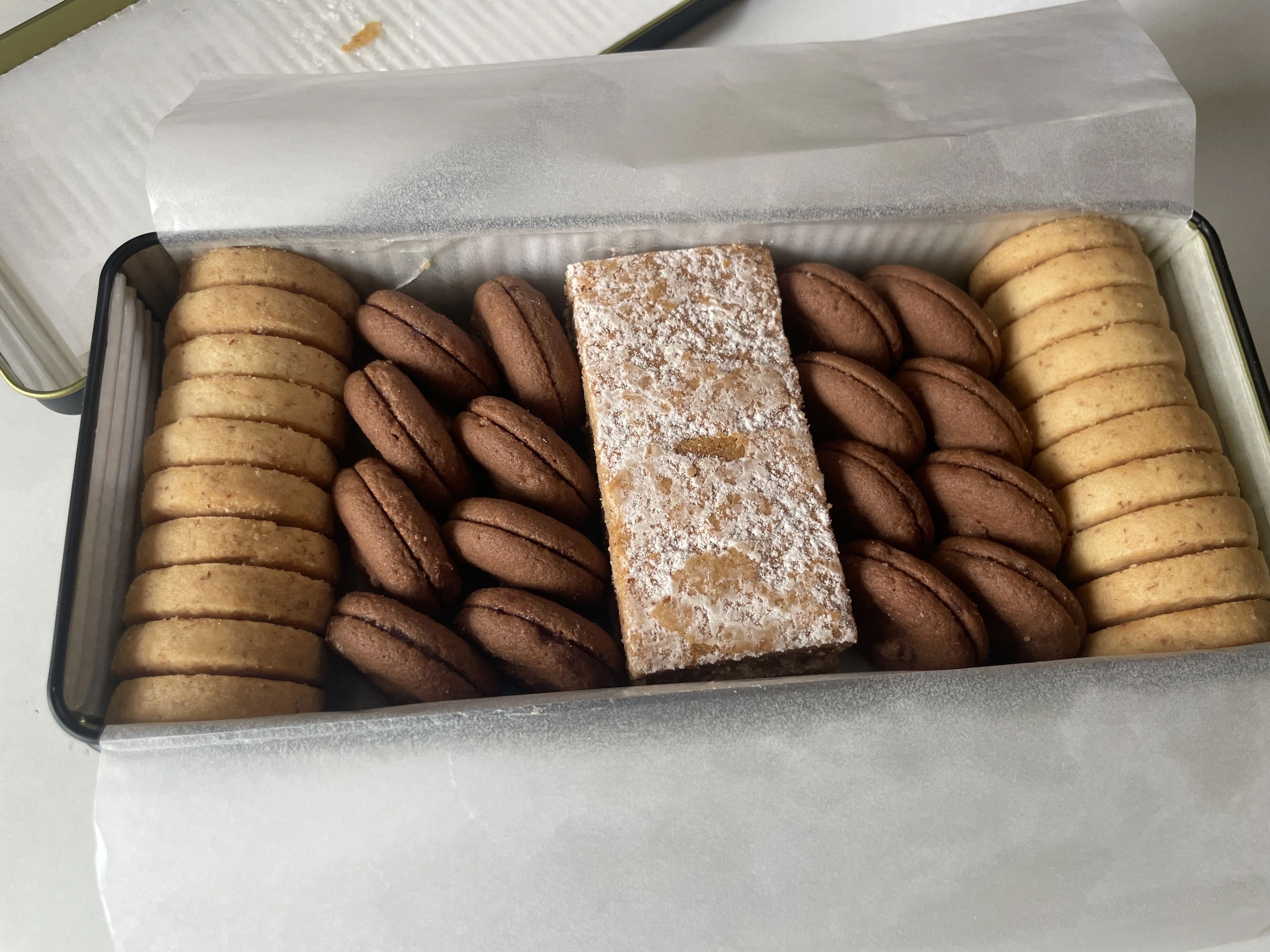 ツッカベッカライカヤヌマのテーベッカライA缶（美味しいクッキー缶の