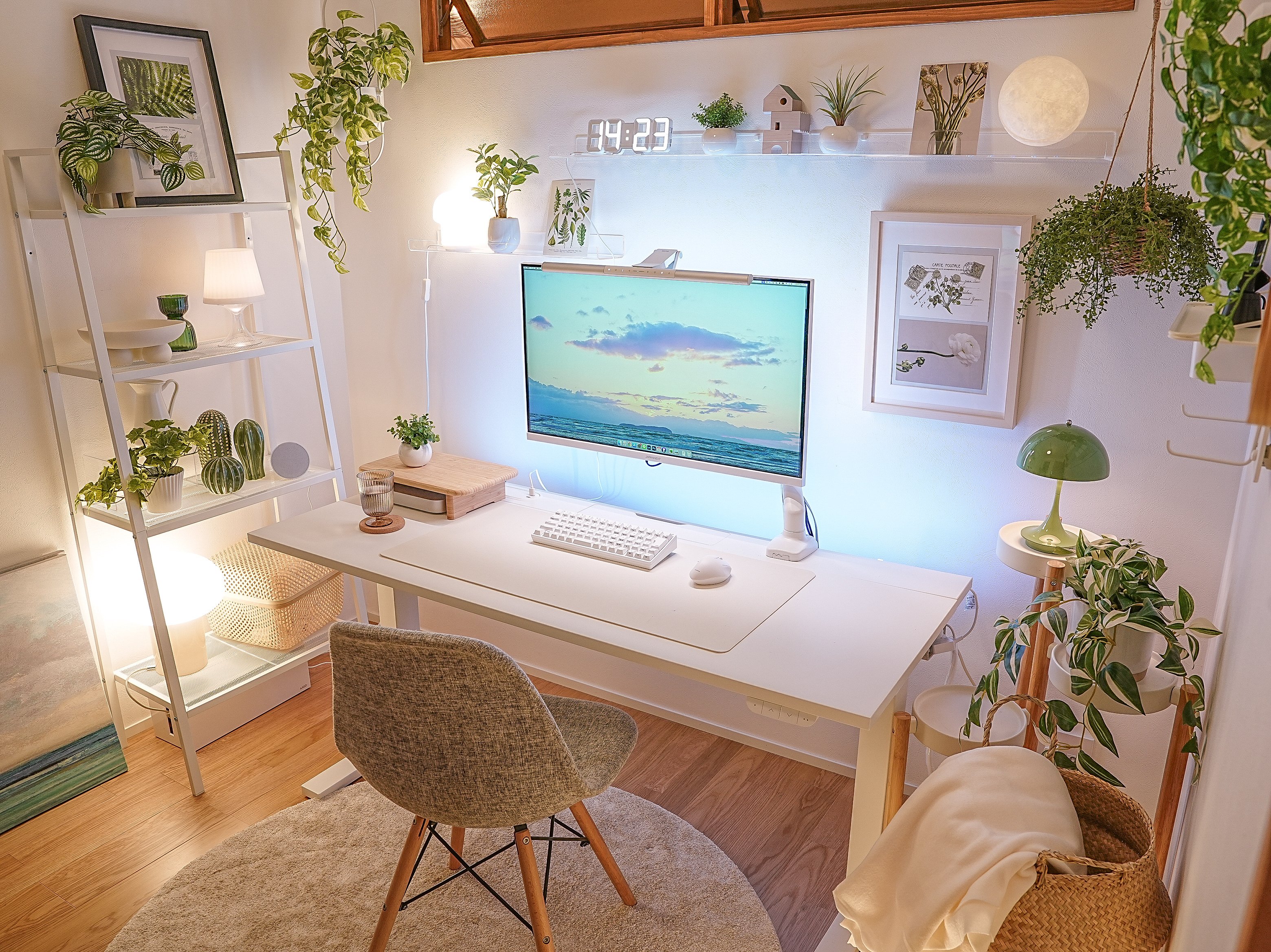 窓なし部屋でも「朝」は作れる。カメラマン×エンジニアが教える『光の