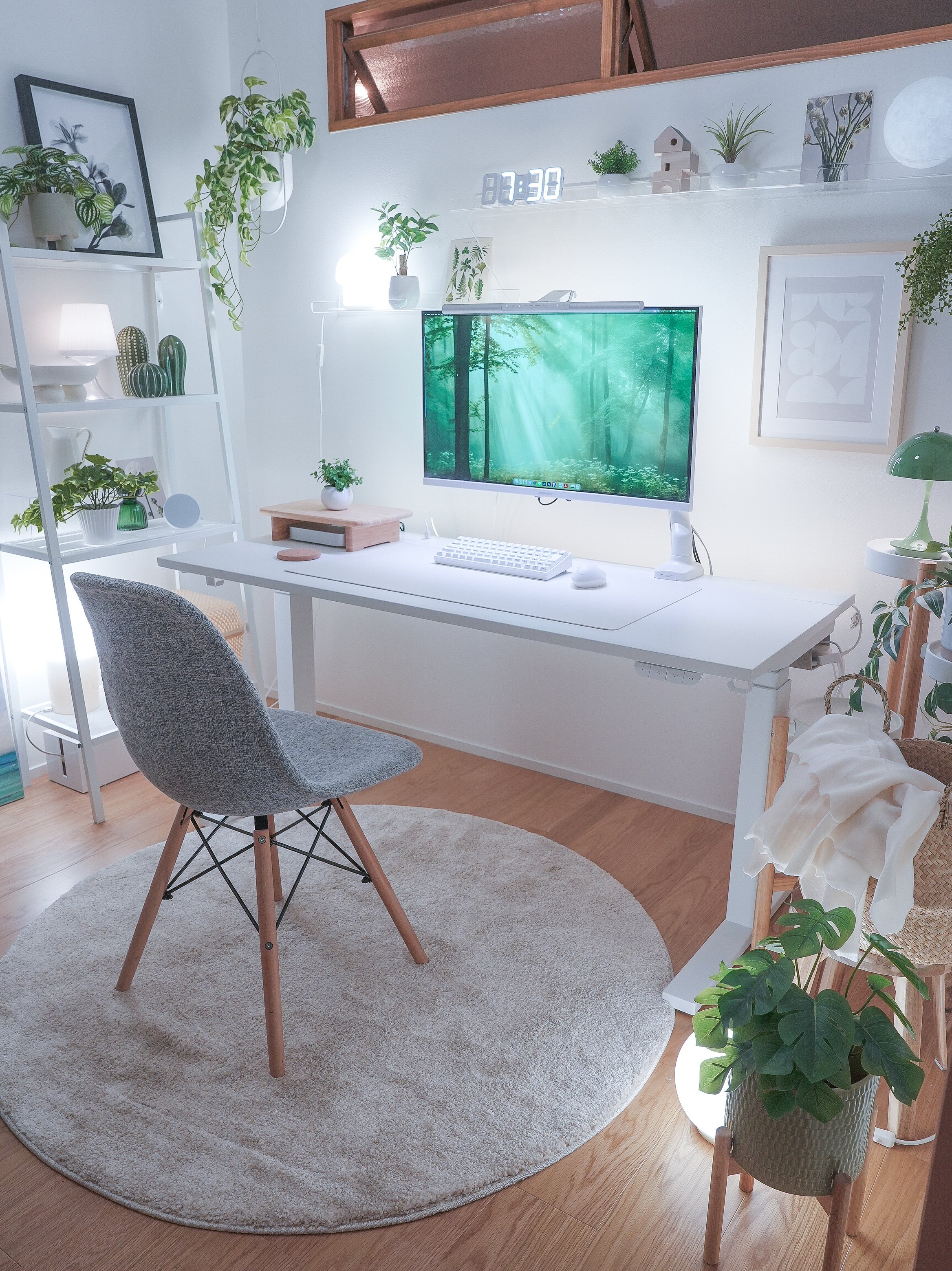 窓なし部屋でも「朝」は作れる。カメラマン×エンジニアが教える『光の