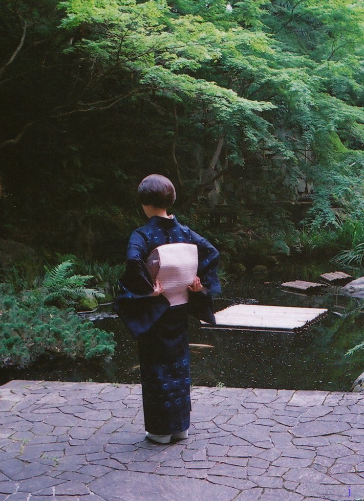 浮世絵の中の藍染 －中形 絞り 東海道五十三次＜藍の衣類＞｜森くみ子