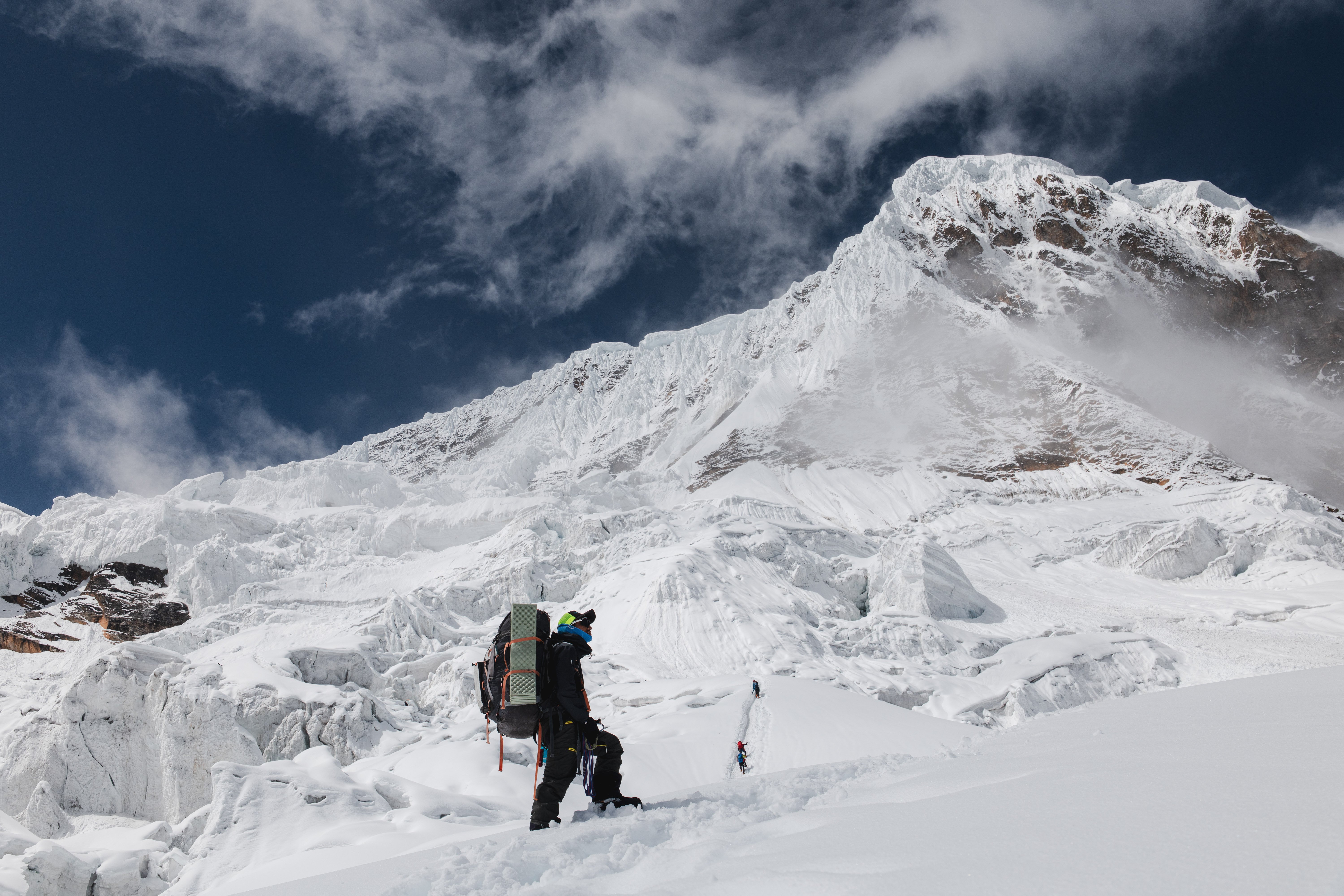 なぜ登るのか。その答えをくれた一筋の虹」｜Tomoaki Umino