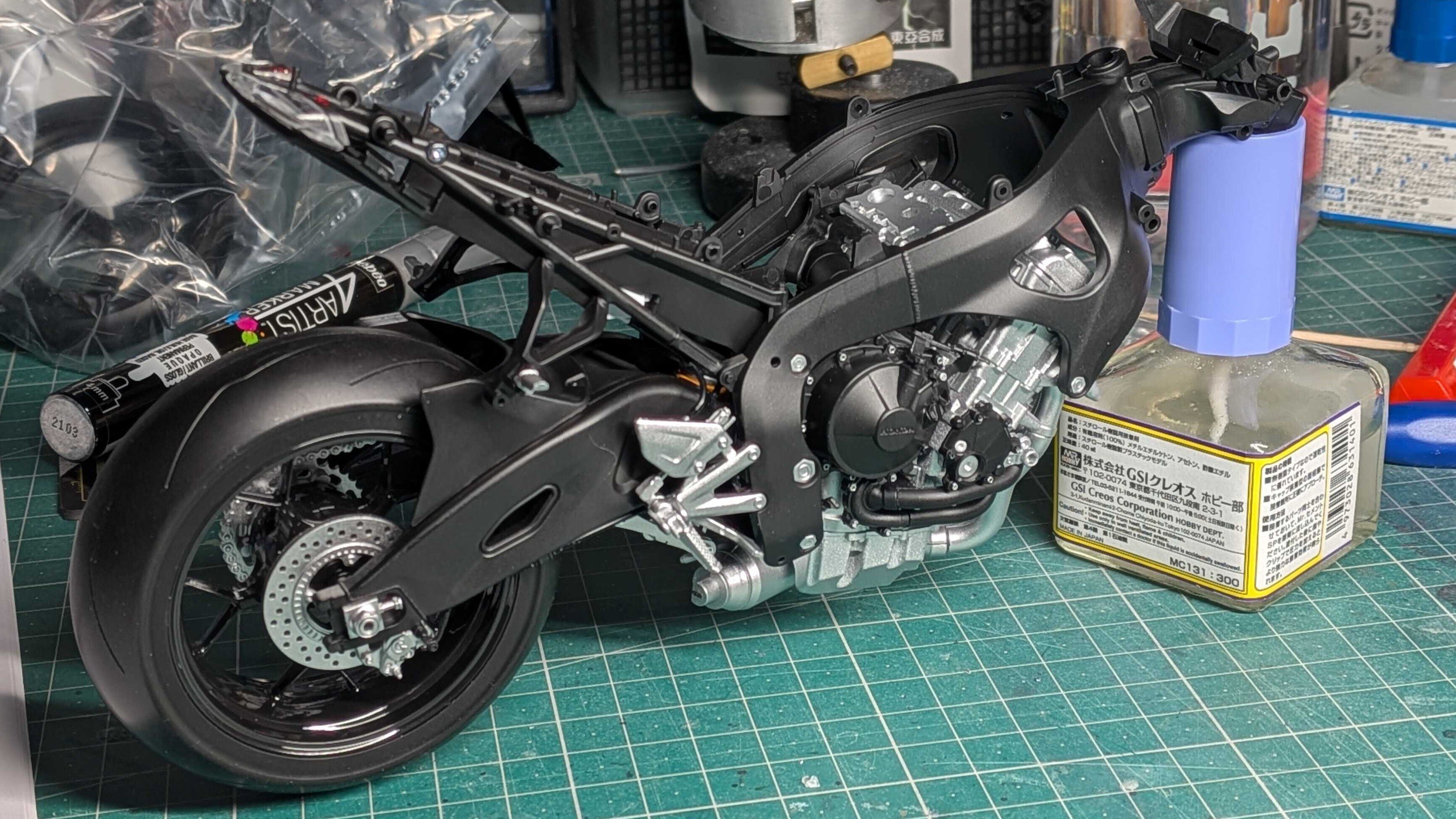 製作記3】MagicFactory CBR1000RR-R ファイヤーブレード SP 30th
