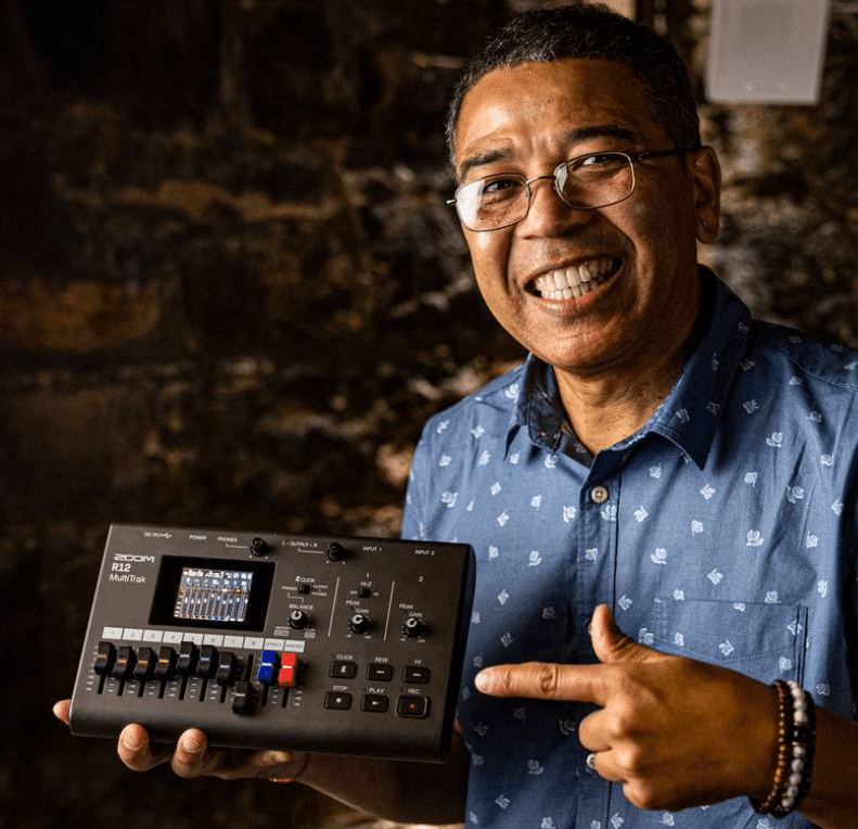 同期の即戦力、ZOOM R12を使ってみよう｜Ronnie44axe