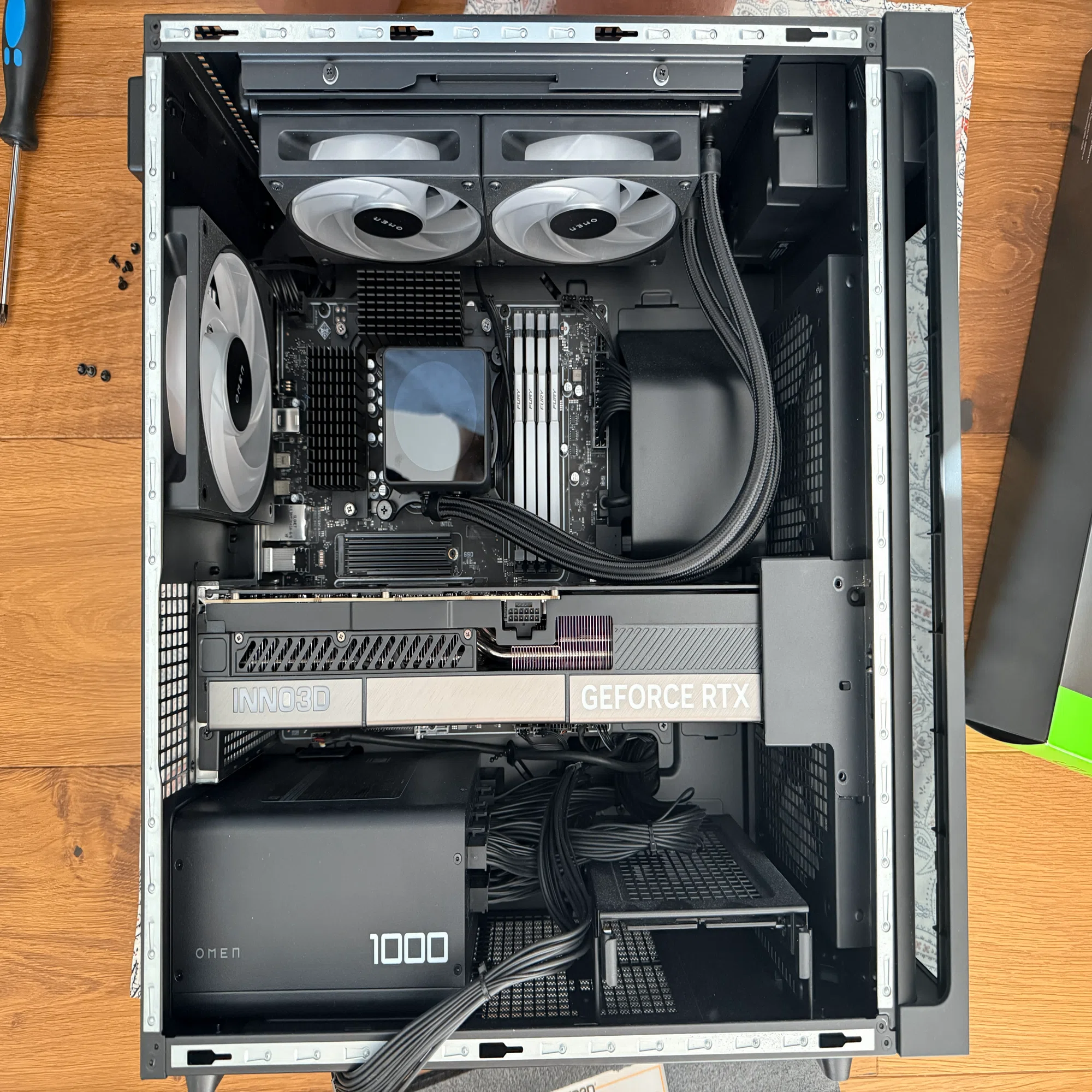 ローカル生成AI用に購入したHP OMEN 35LのグラボをRTX 5090へ変更