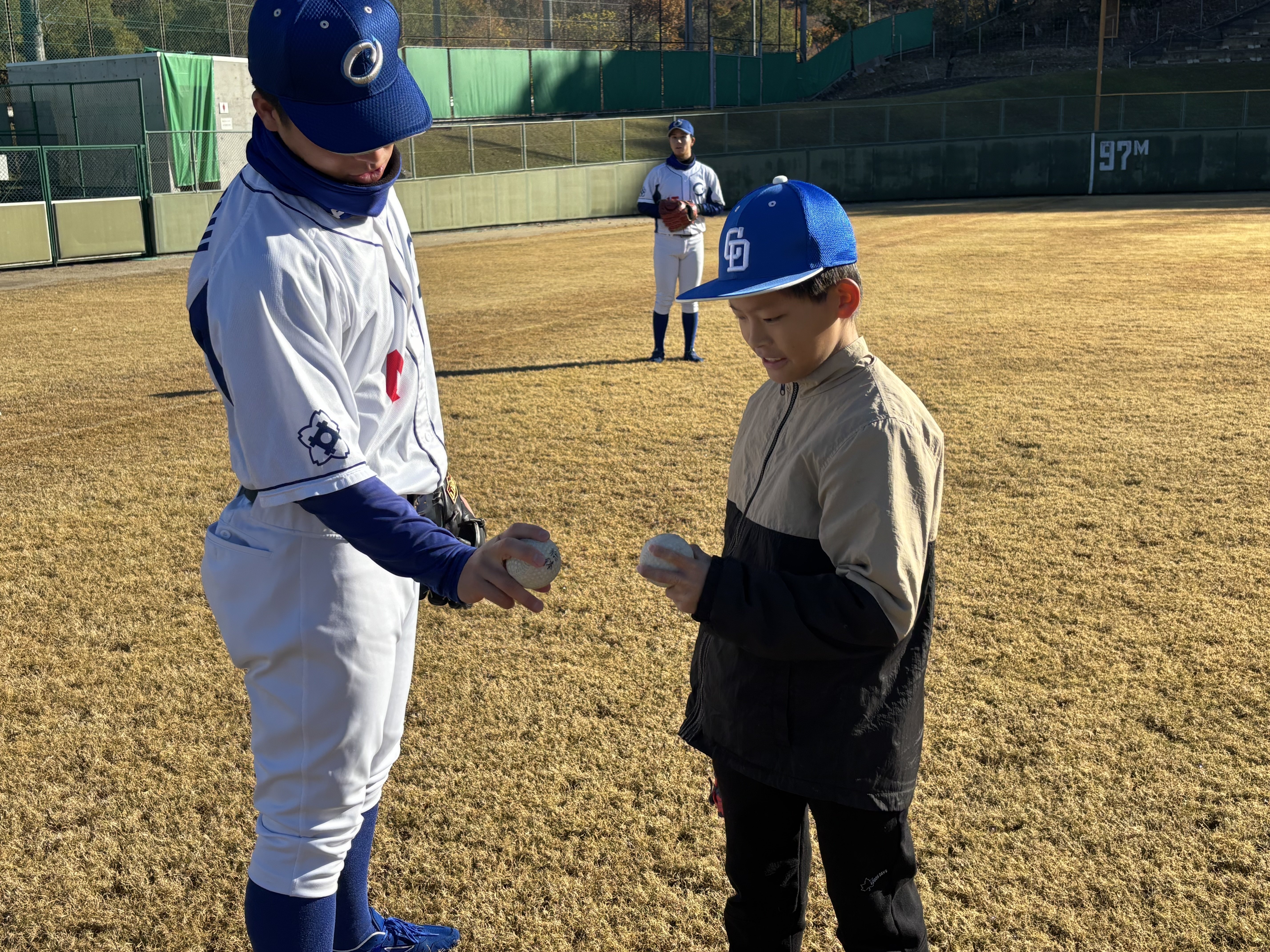 王子硬式野球部 春日井市親子野球教室に講師として参加｜王子グループ