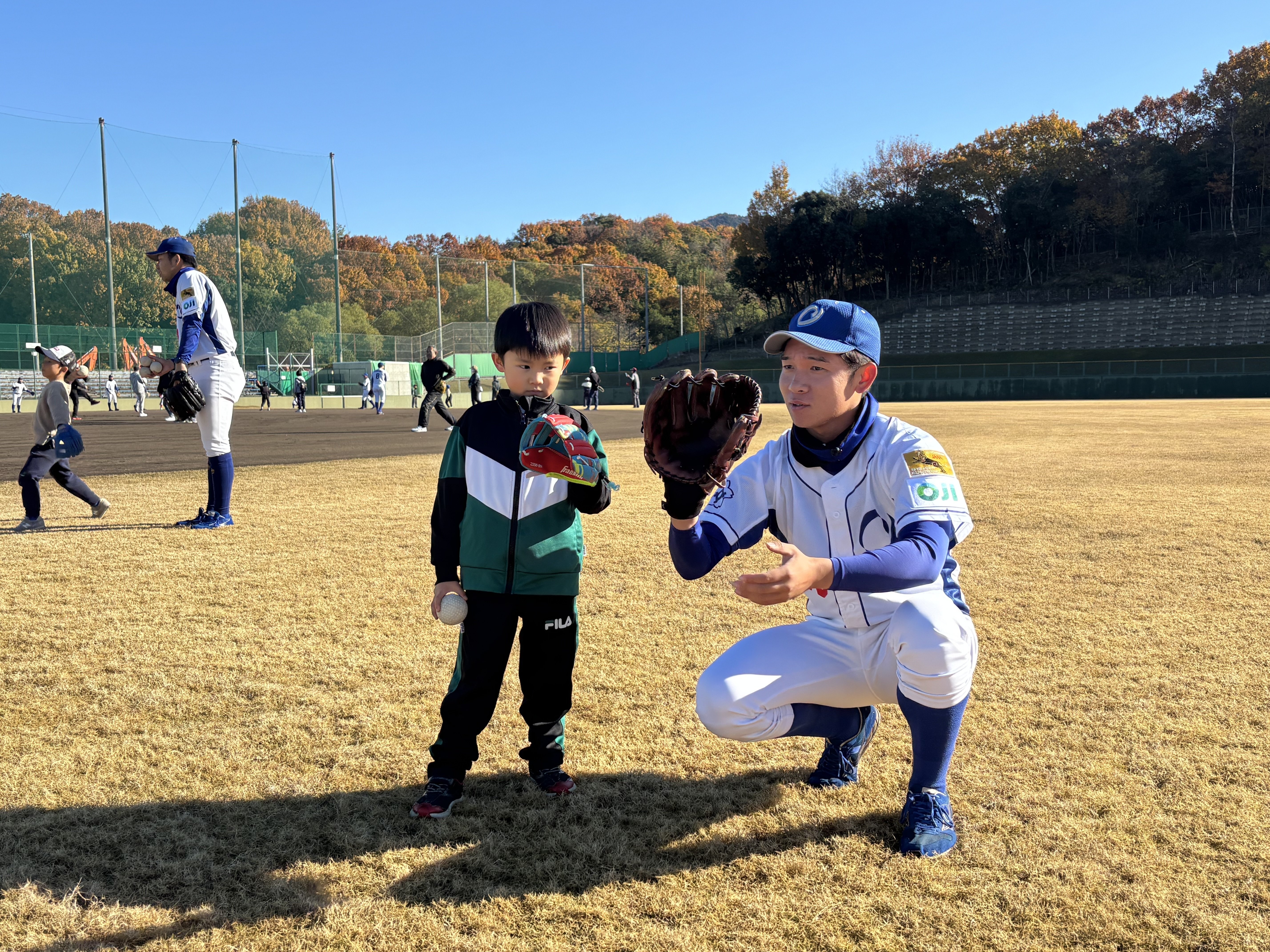王子硬式野球部 春日井市親子野球教室に講師として参加｜王子グループ