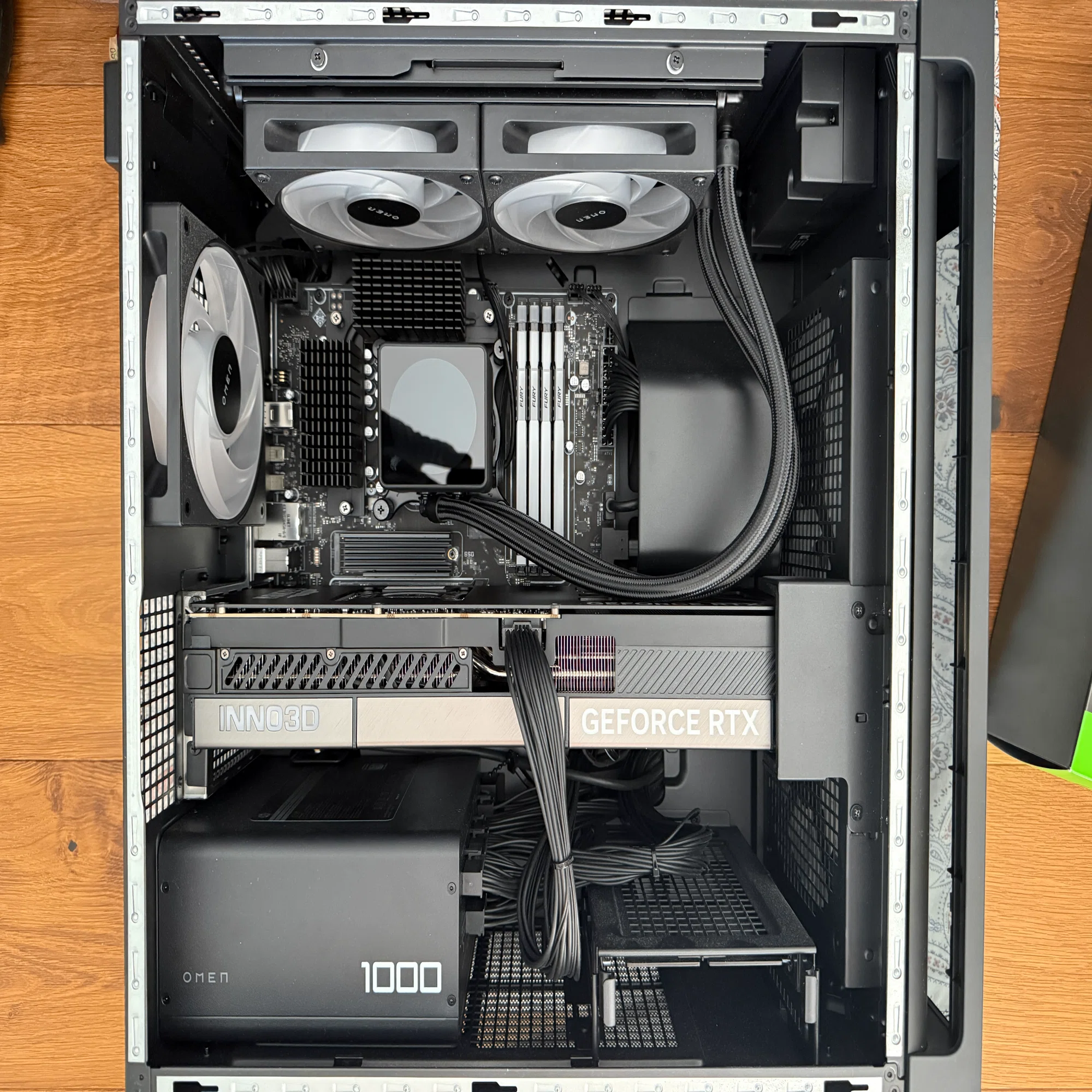 ローカル生成AI用に購入したHP OMEN 35LのグラボをRTX 5090へ変更 
