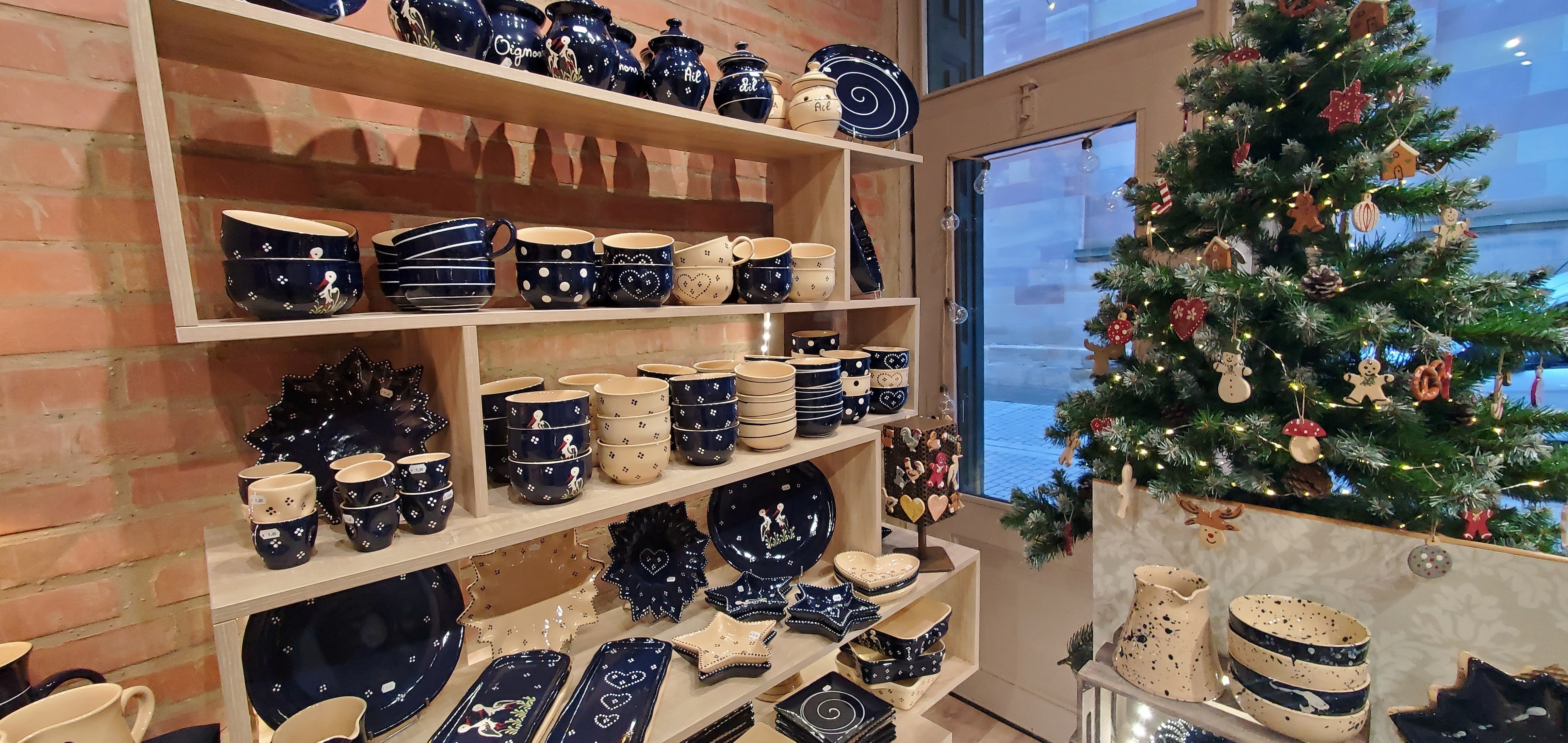 Strasbourgでスフレンハイム焼き（アルザス陶器）のクリスマス