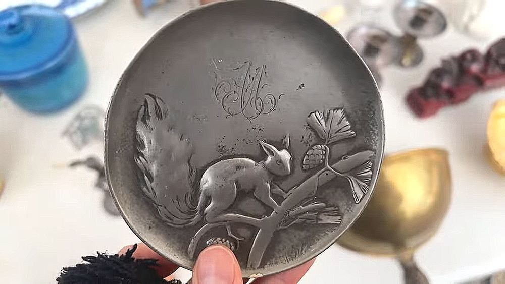 🇫🇷シュッとしたリスの小皿を見つけた雨の蚤の市｜Pinoaya*銀色