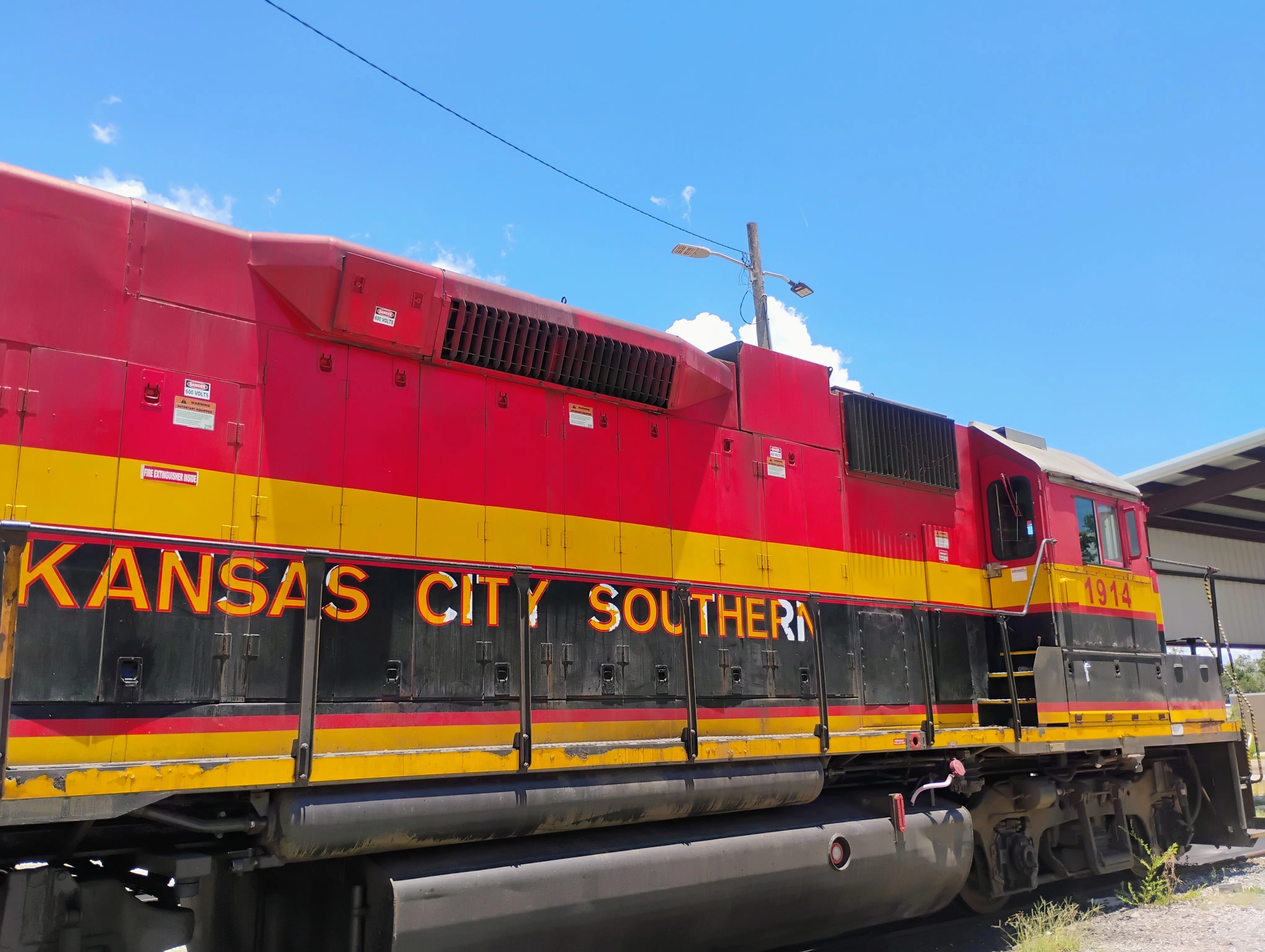 ミシシッピ南側に入って、Gulfport 港と貨物列車を見てみるだ