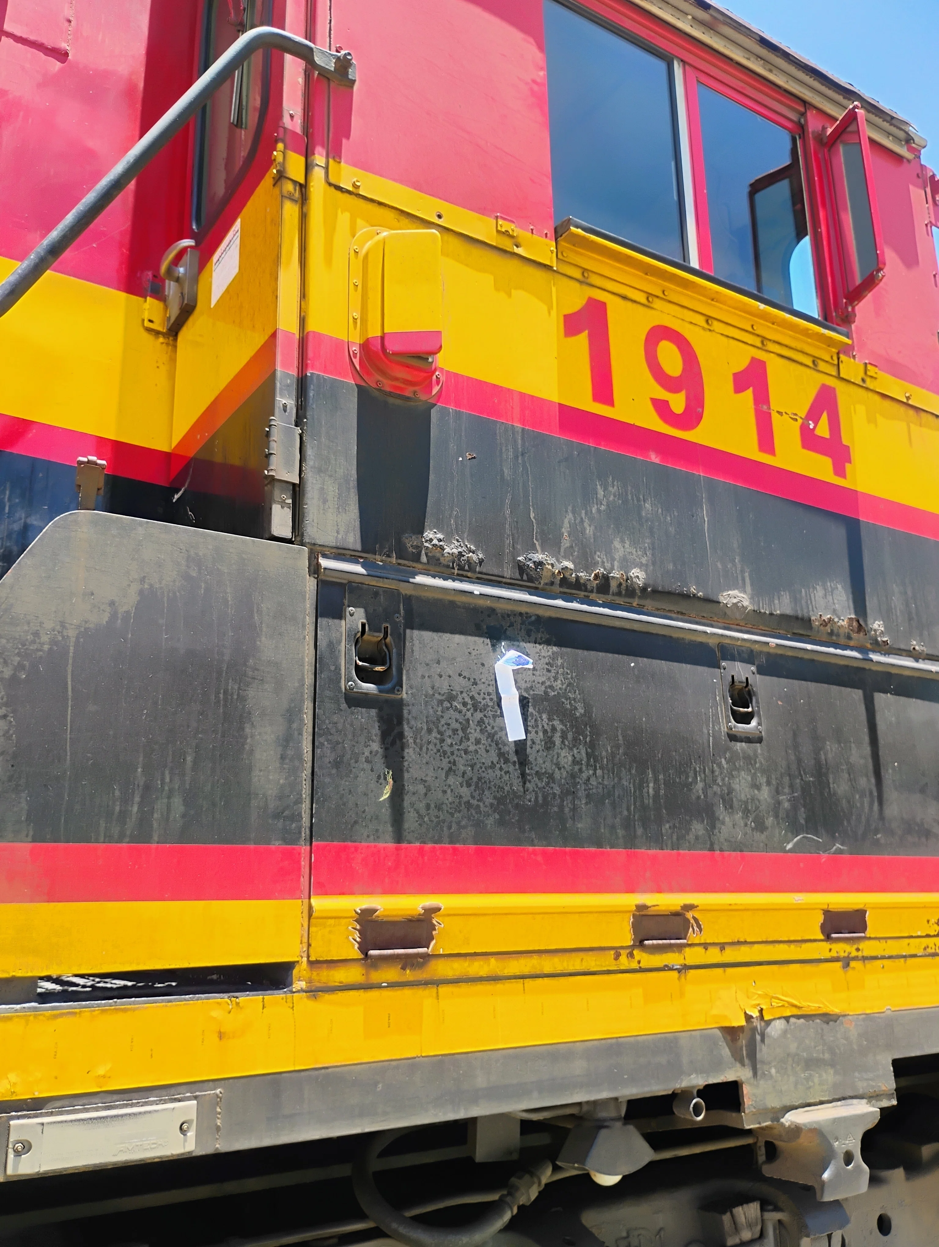 特価貨物 ミシシッピ南側に入って、Gulfport 港と貨物列車を見てみるだ