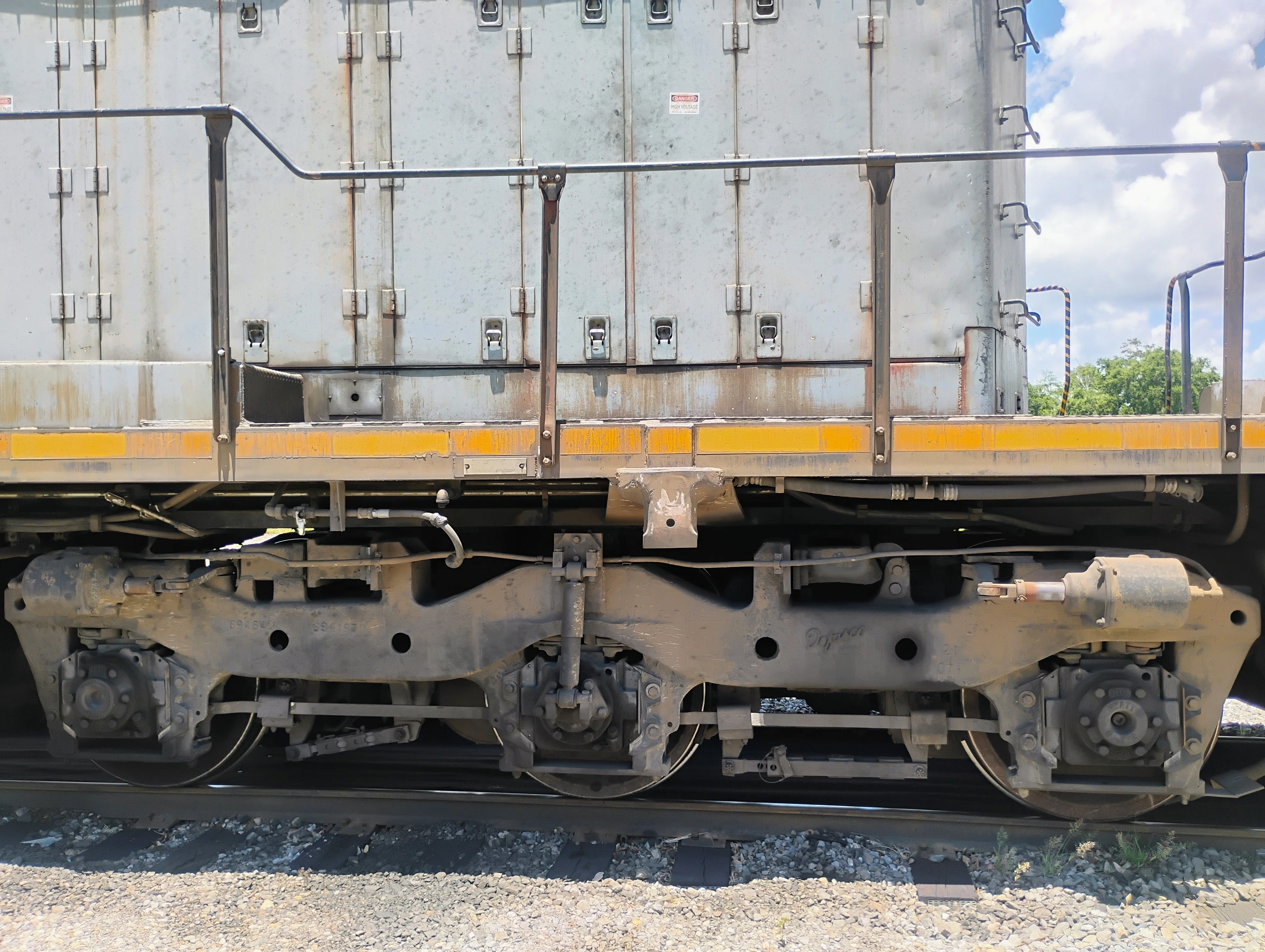 ミシシッピ南側に入って、Gulfport 港と貨物列車を見てみるだ