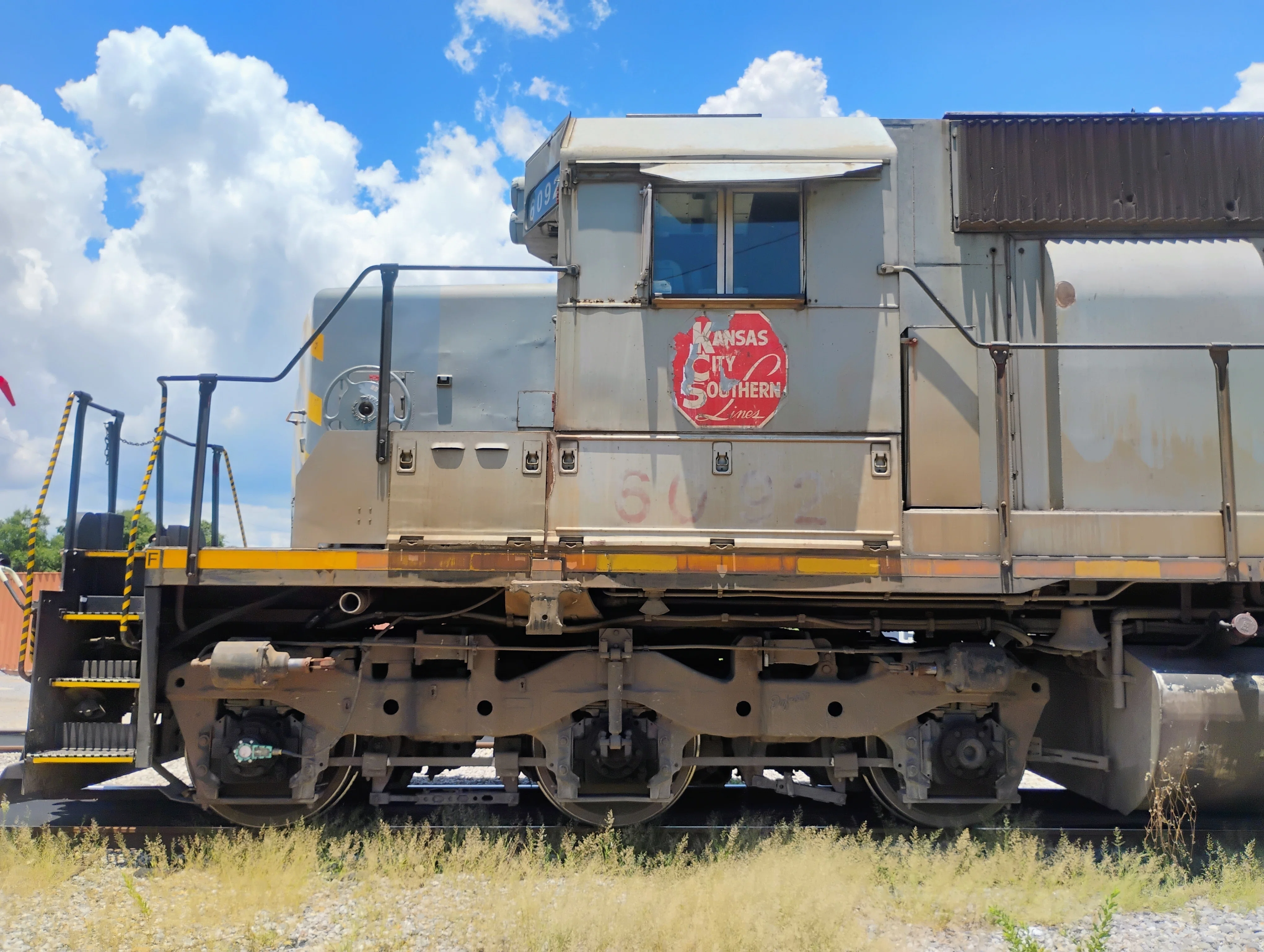 ミシシッピ南側に入って、Gulfport 港と貨物列車を見てみるだ