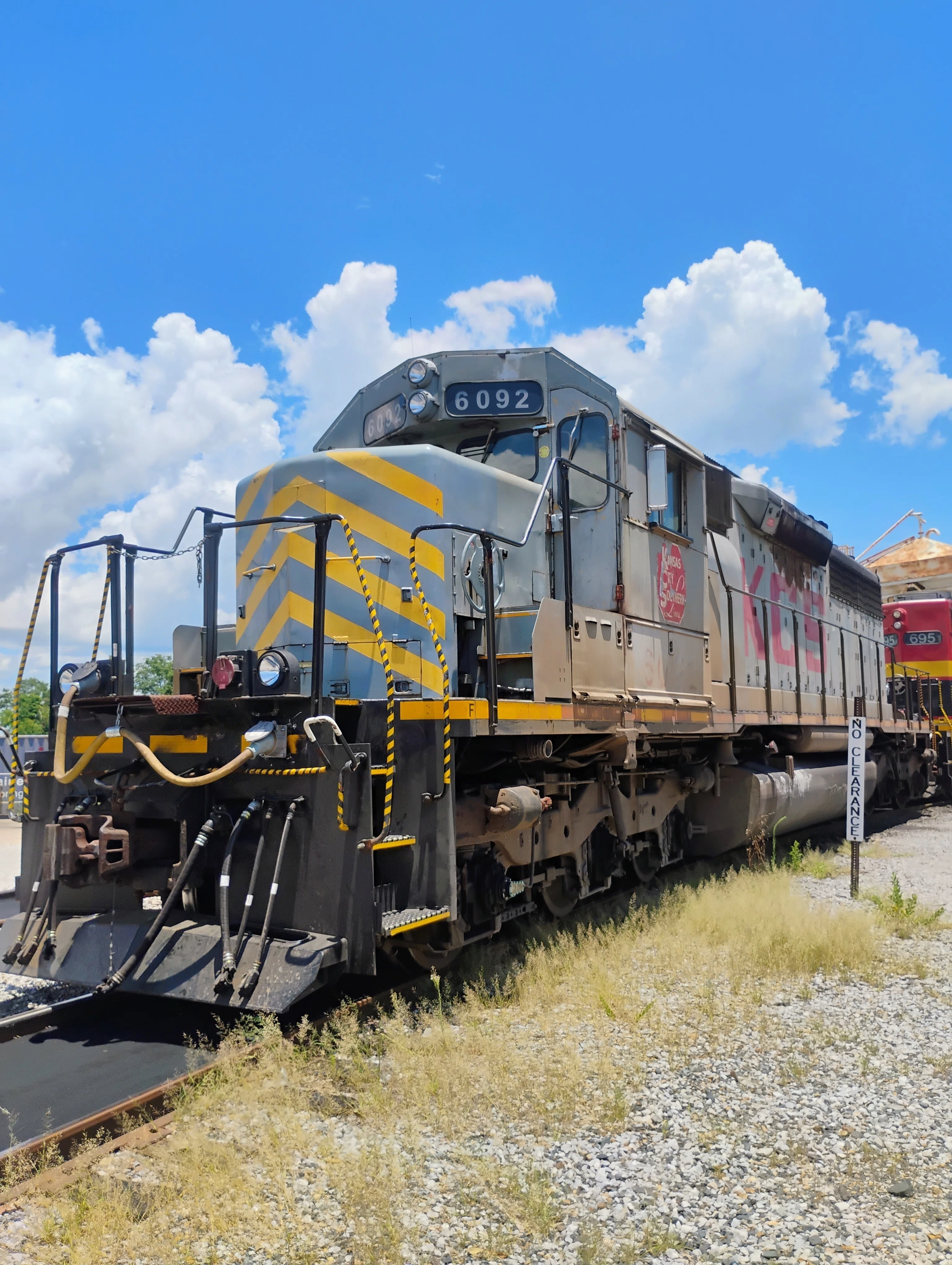 ミシシッピ南側に入って、Gulfport 港と貨物列車を見てみるだ