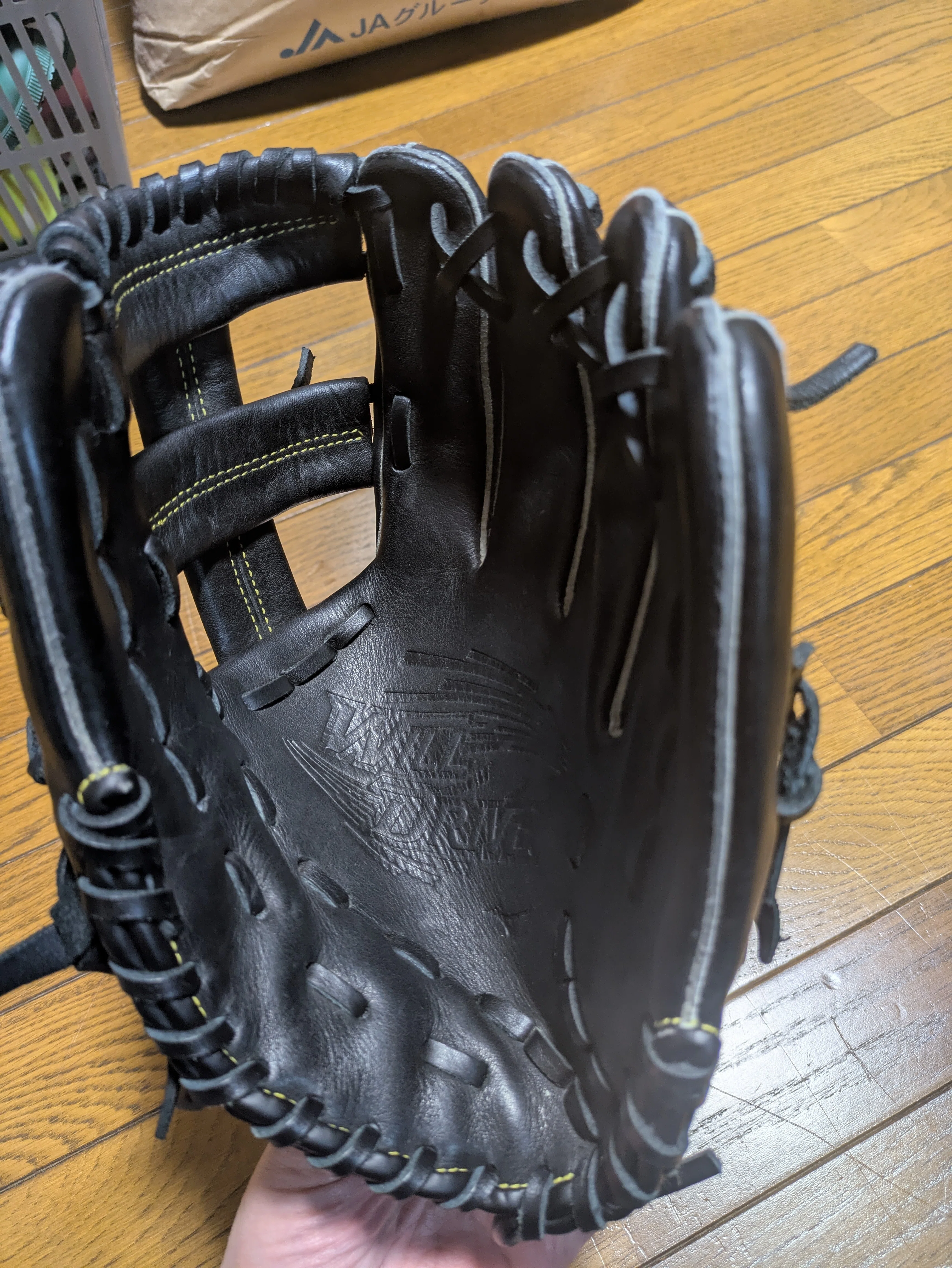 初めてのグローブ選び〜Mizuno WILL DRIVE RED〜｜あまのじゃく