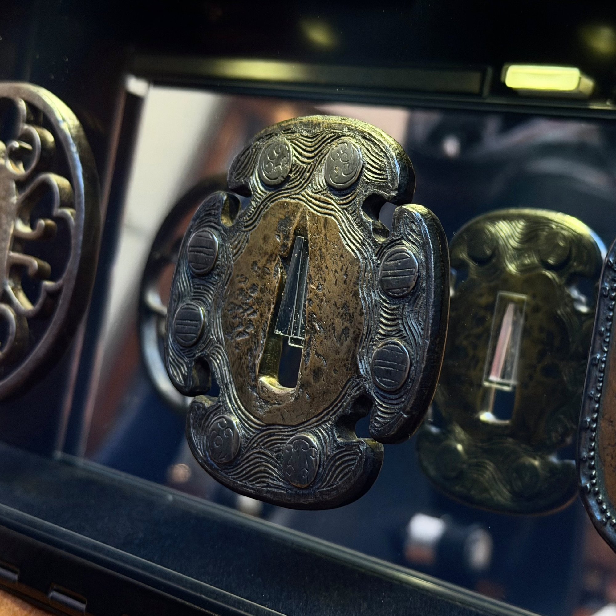 進物線香 永遠の今 短寸8把入 桐箱 | お仏壇のはせがわ公式通販 鐔箱　4段　8枚入れ　(鐔は出品物ではありません)