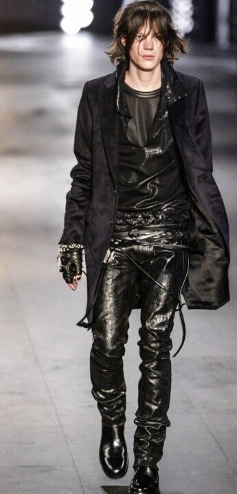 ダークウェアのスタイリングガイド｜エディ期ディオールオム編｜2007homme