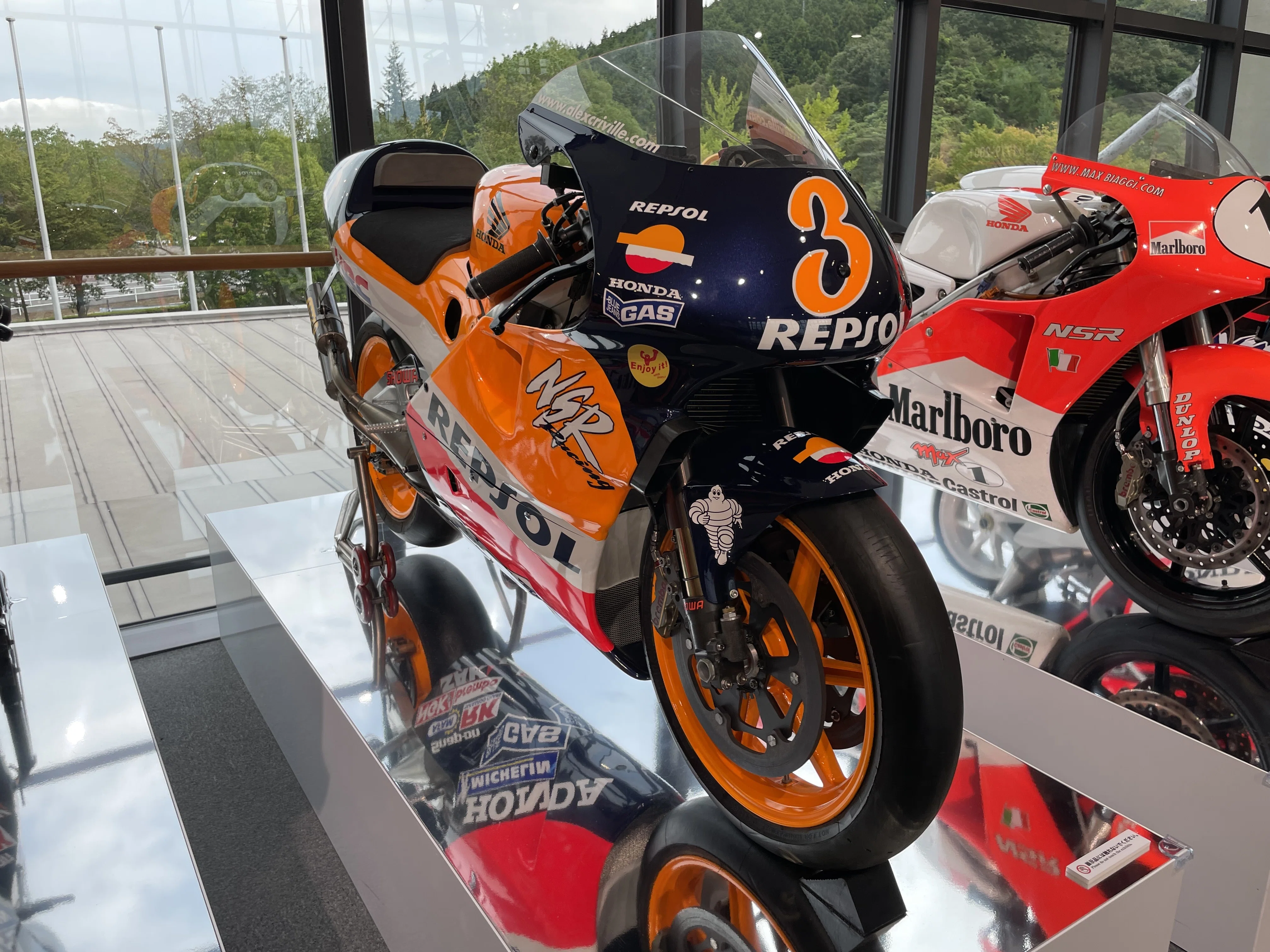 ホンダNSR500 最高峰クラスを完全制圧した名機！【ホンダNSR500：1997年】 ホンダ