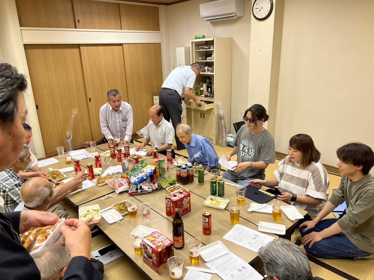 地域の人とつながりを育む瞬間。会話が、新しい挑戦のきっかけになります