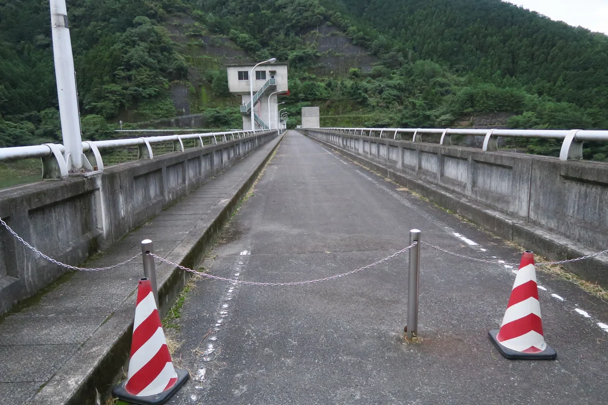 桐生川ダム【群馬県桐生市G】|堤高60.5m、ABBA方式が光る桐生川の要ダム|まるがりくん