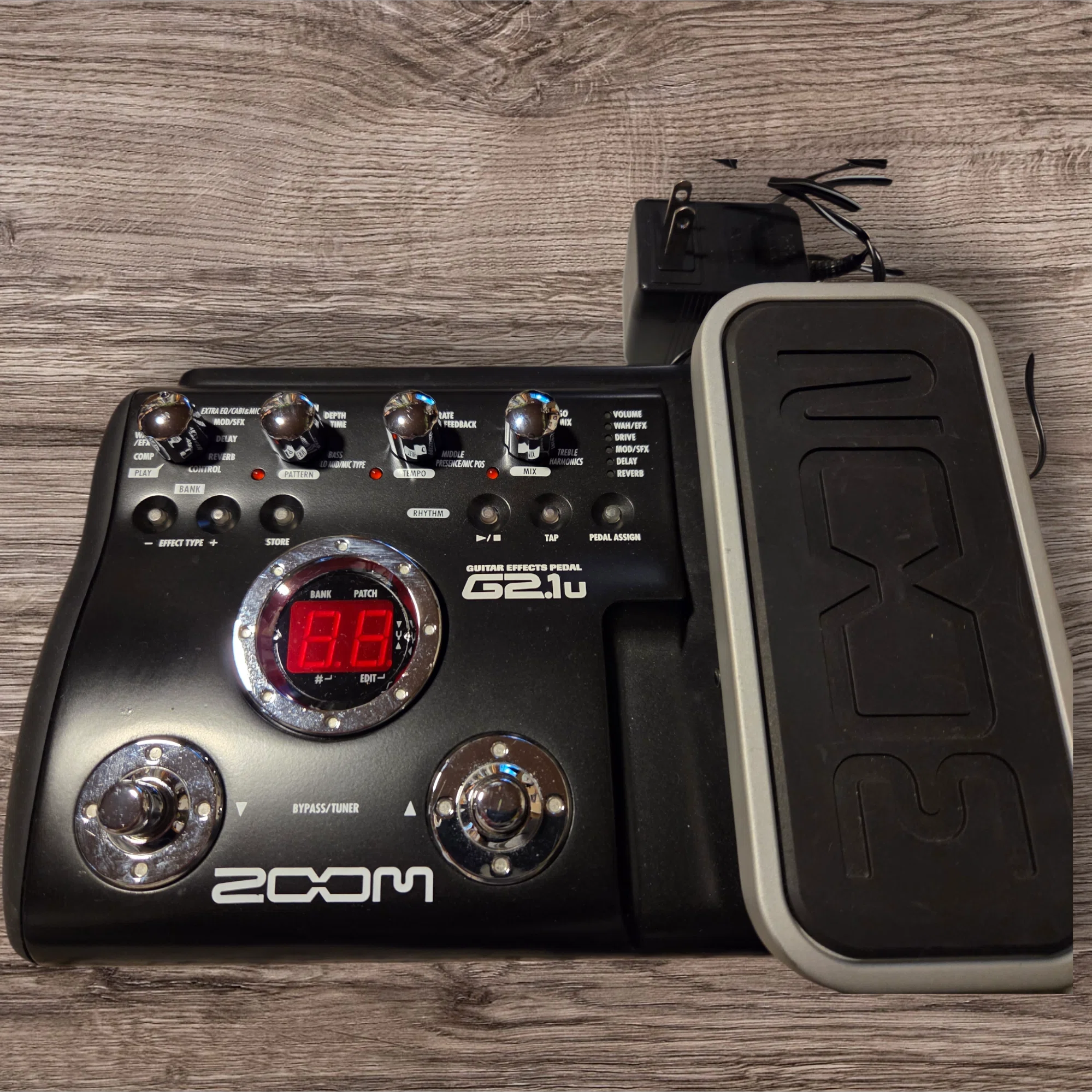 ZOOM G2.1uは“ローファイ派の味方”|古いけど今こそ使えるマルチ ZOOM G2.1uは“ローファイ派の味方”|古いけど今こそ使えるマルチ
