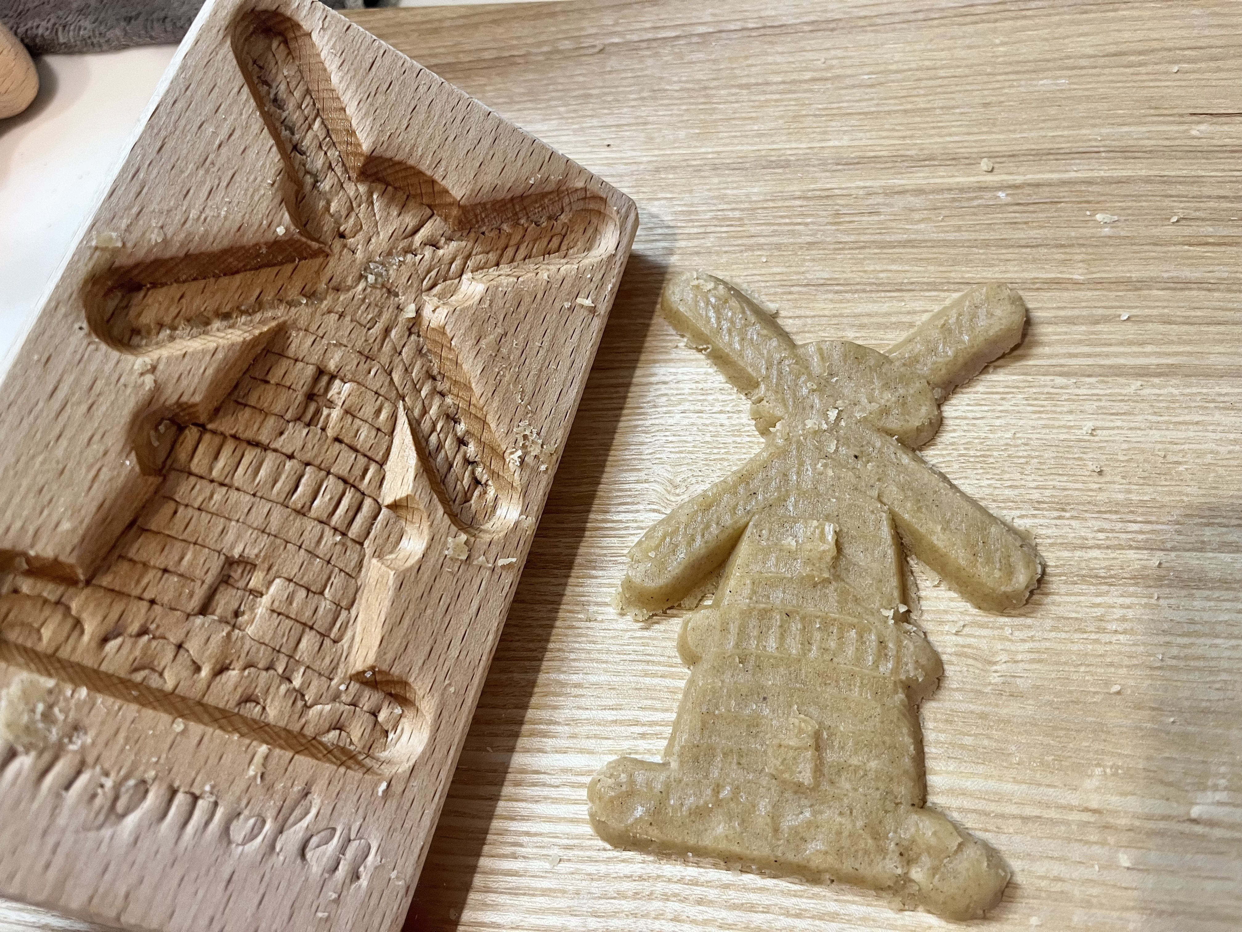 ベルギーのクリスマス】子供たちと作る、サン・ニコラのスペキュロス