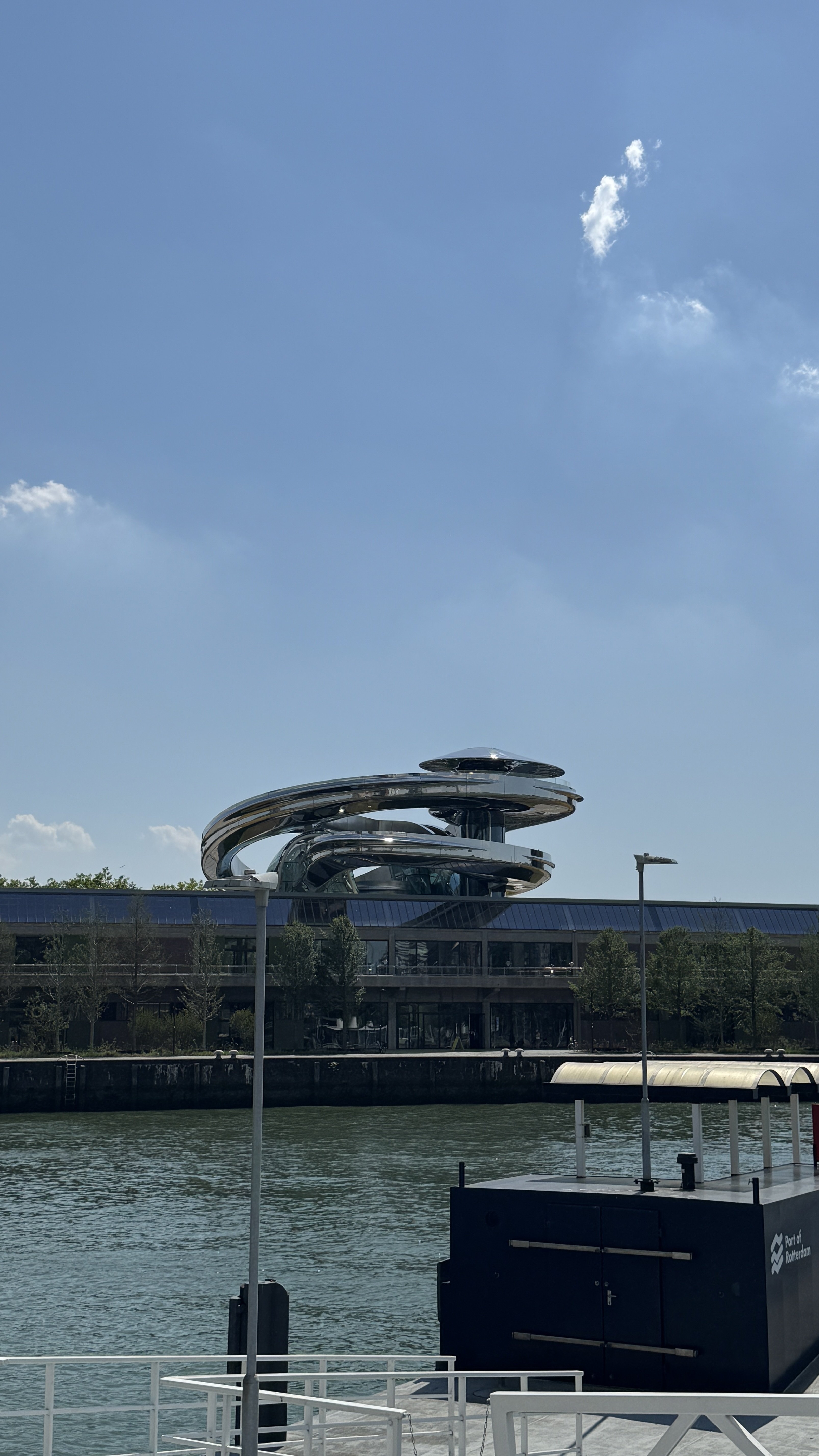 ロッテルダムに“金属の雲”が降りた日──Fenix Museumで見た未来都市の