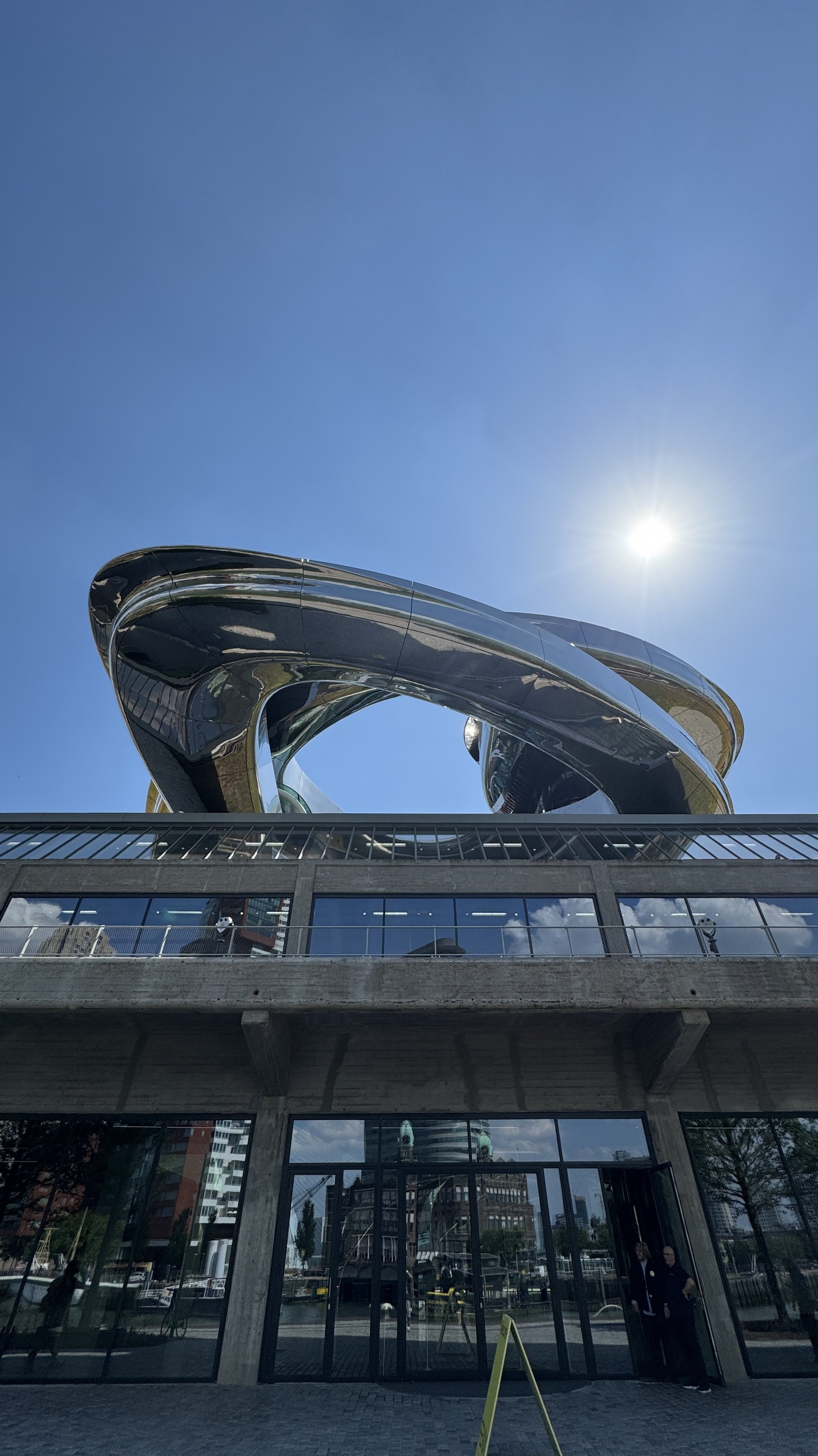 ロッテルダムに“金属の雲”が降りた日──Fenix Museumで見た未来都市の