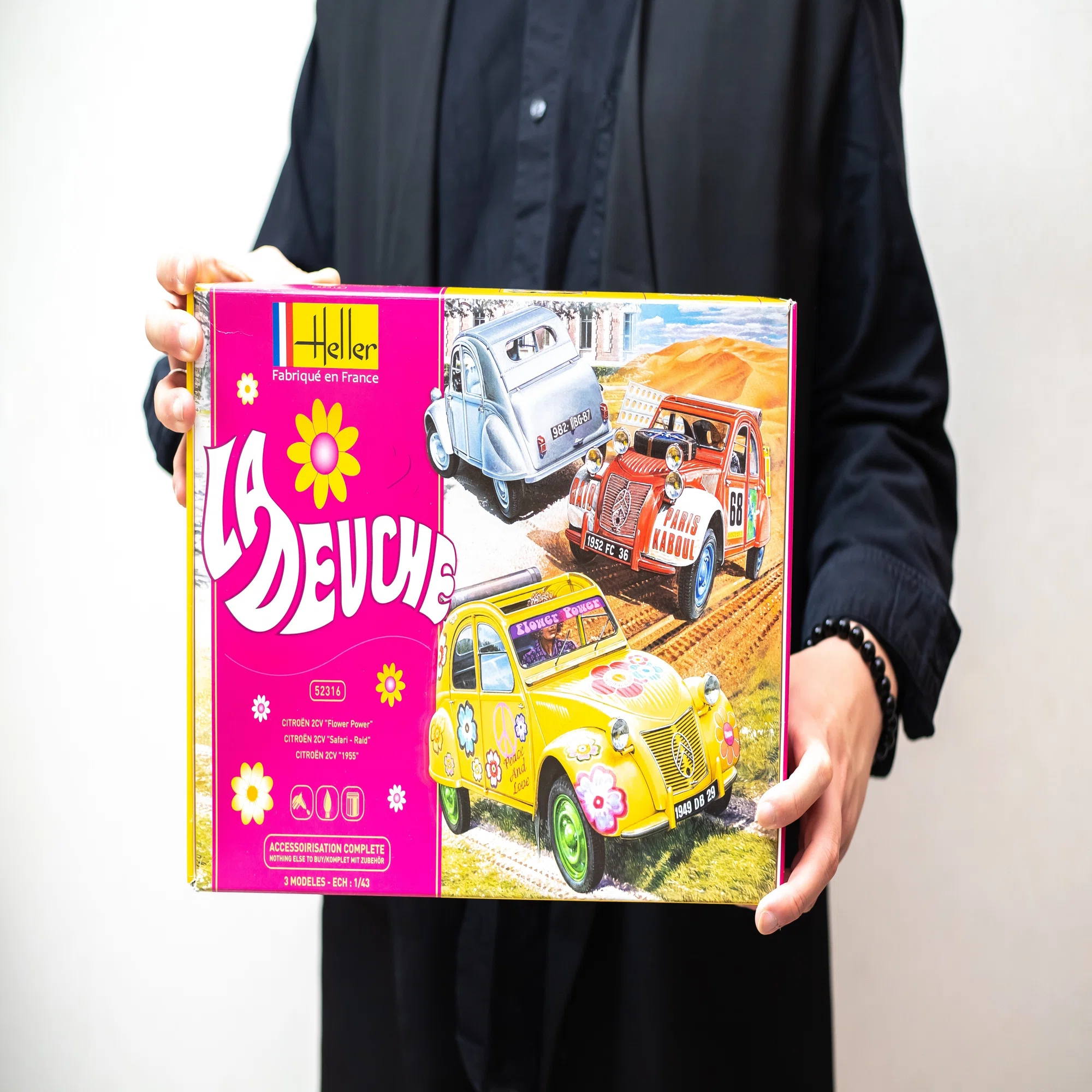 プラモ】エレール 1/43 シトロエン 2CVをツートーンに塗る｜もんぶらん