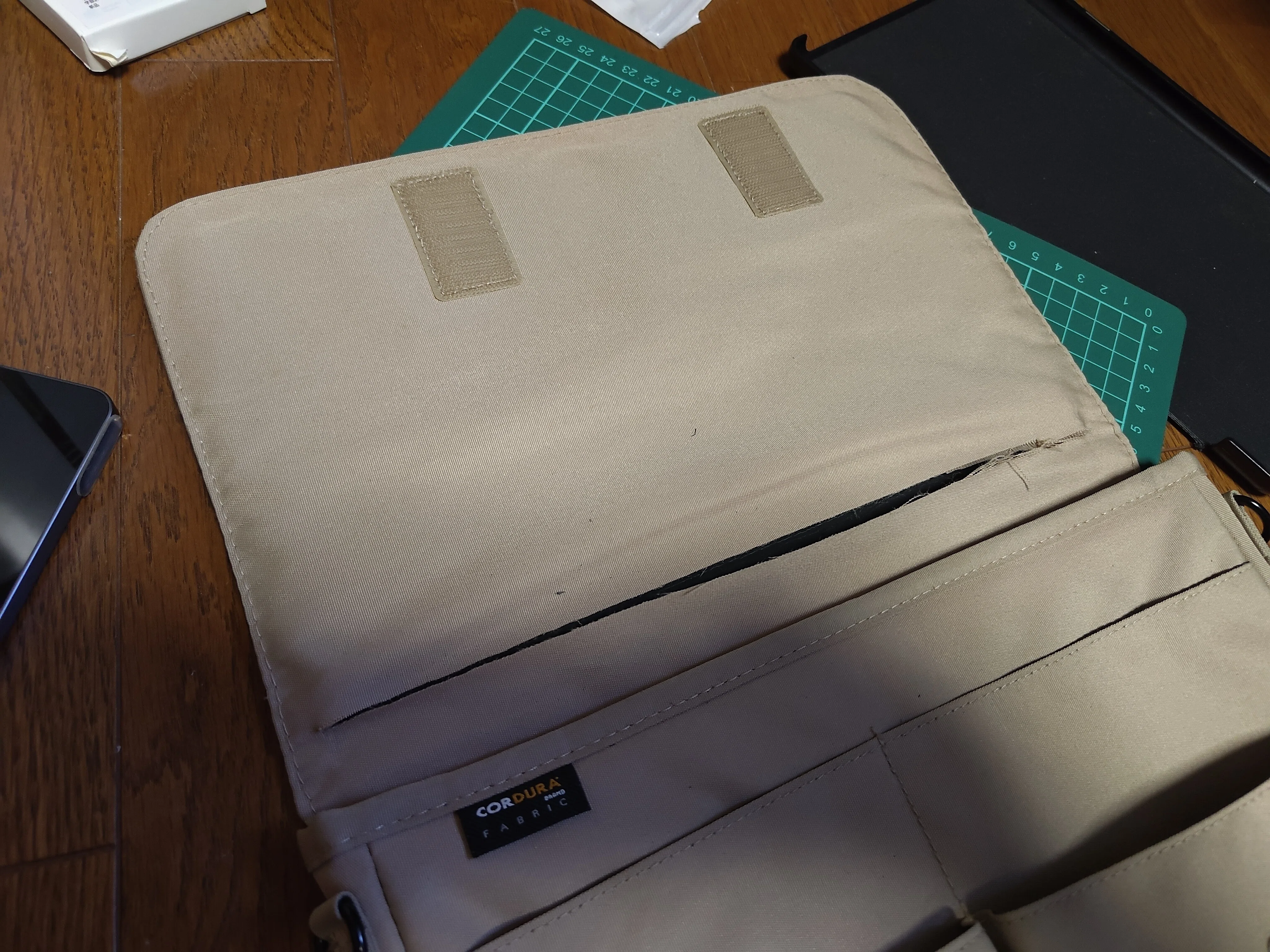 ついに、ほぼ、完成したタブレットスタンド兼ケース。｜ひげガジェット