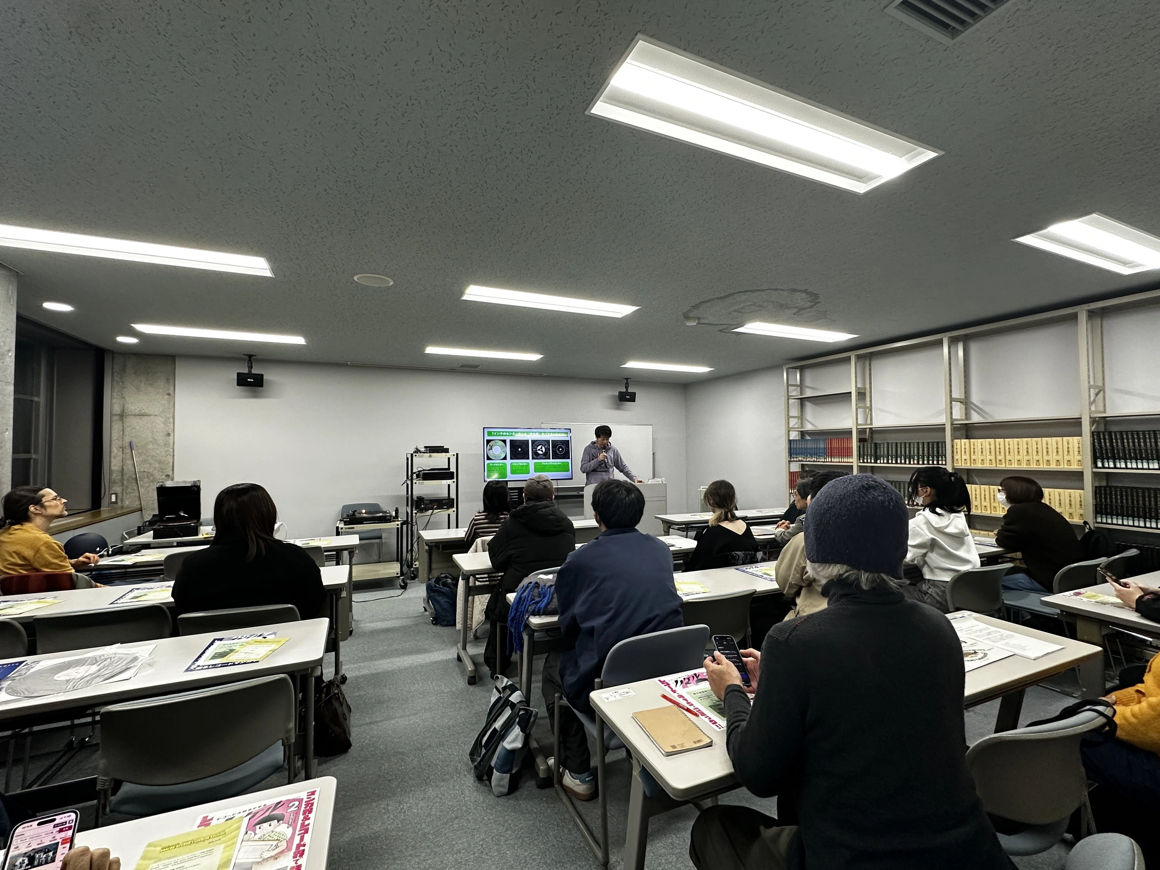 サブスクの時代にレコードを聴こう。｜京都精華大学