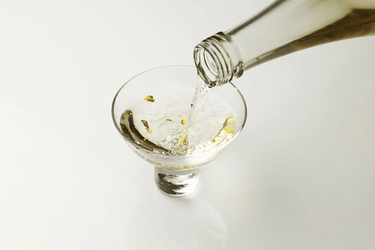 新年を“金箔入りの日本酒”で祝う。祝い酒「金賀 -KINGA-」が生まれた