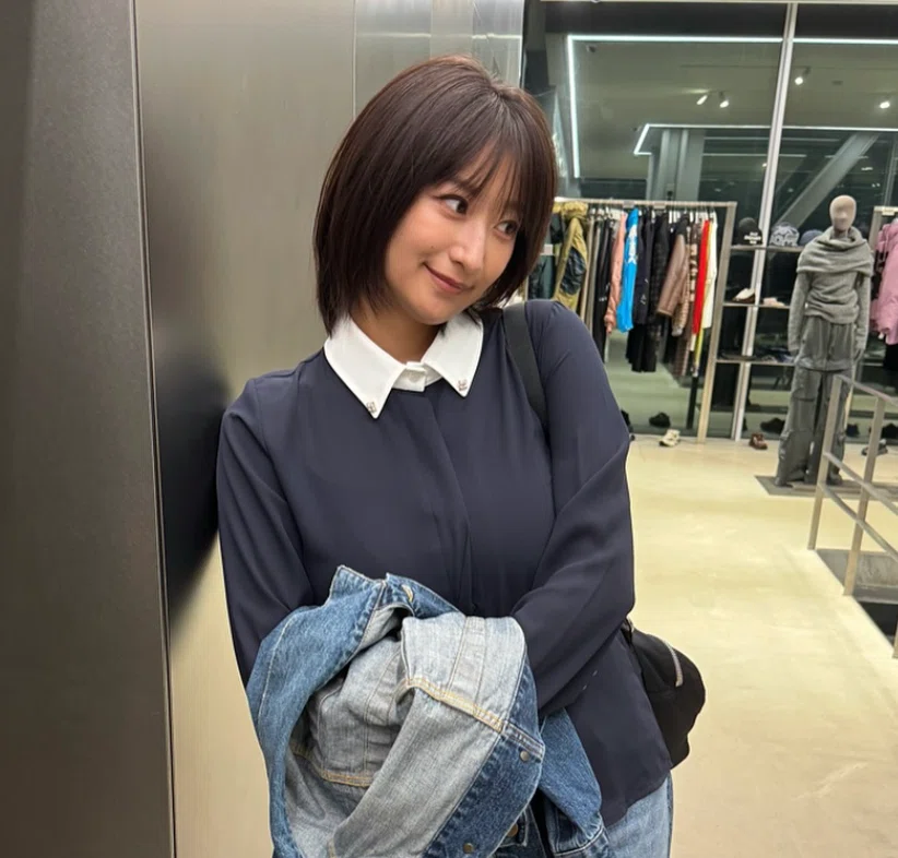 榎原依那2nd写真集「I am Ina」の特典と12/6,7開催のお渡し会イベント