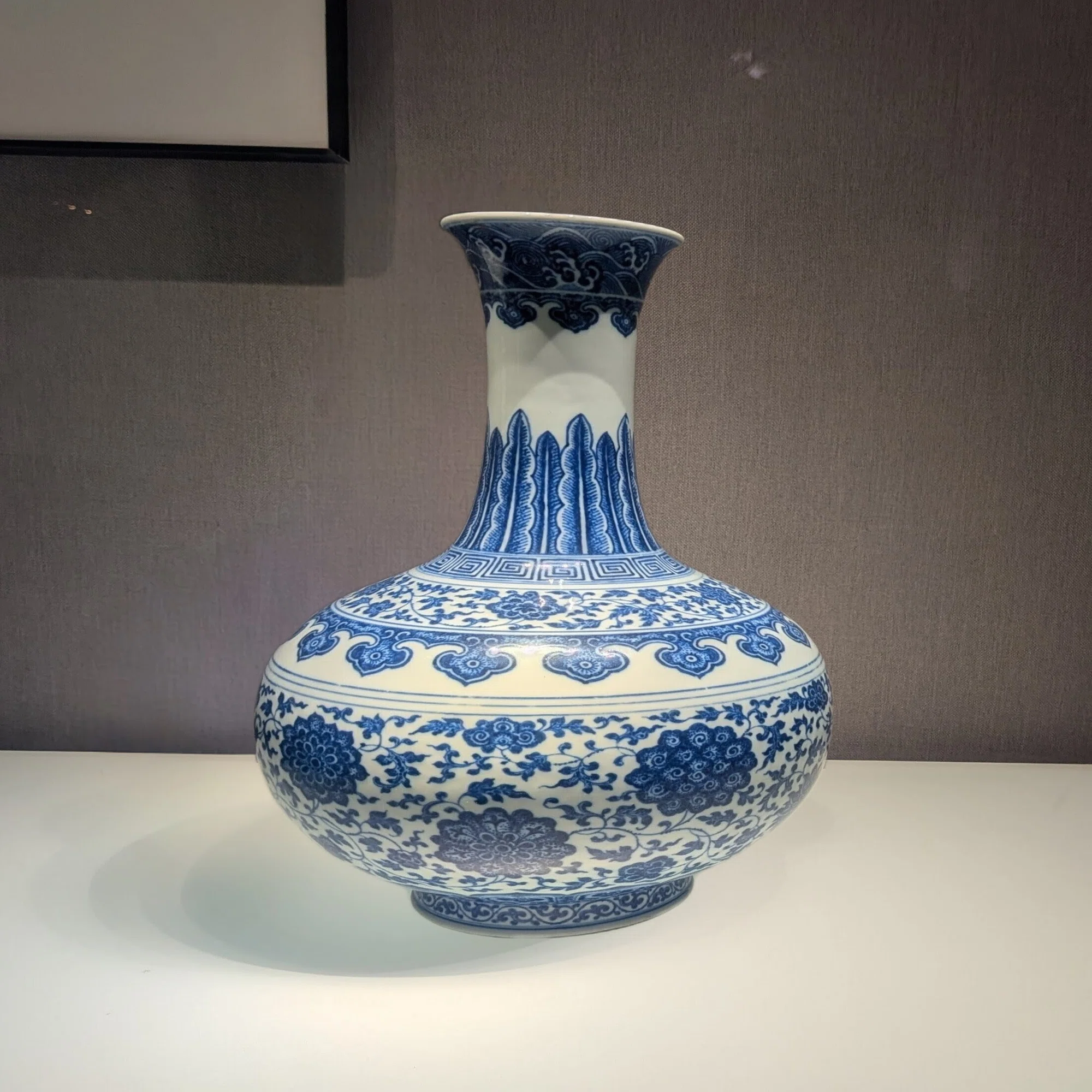 景徳鎮 飛龍金地萬花壺 景徳鎮陶瓷研究所 故宮博物院 数限定作証明書 