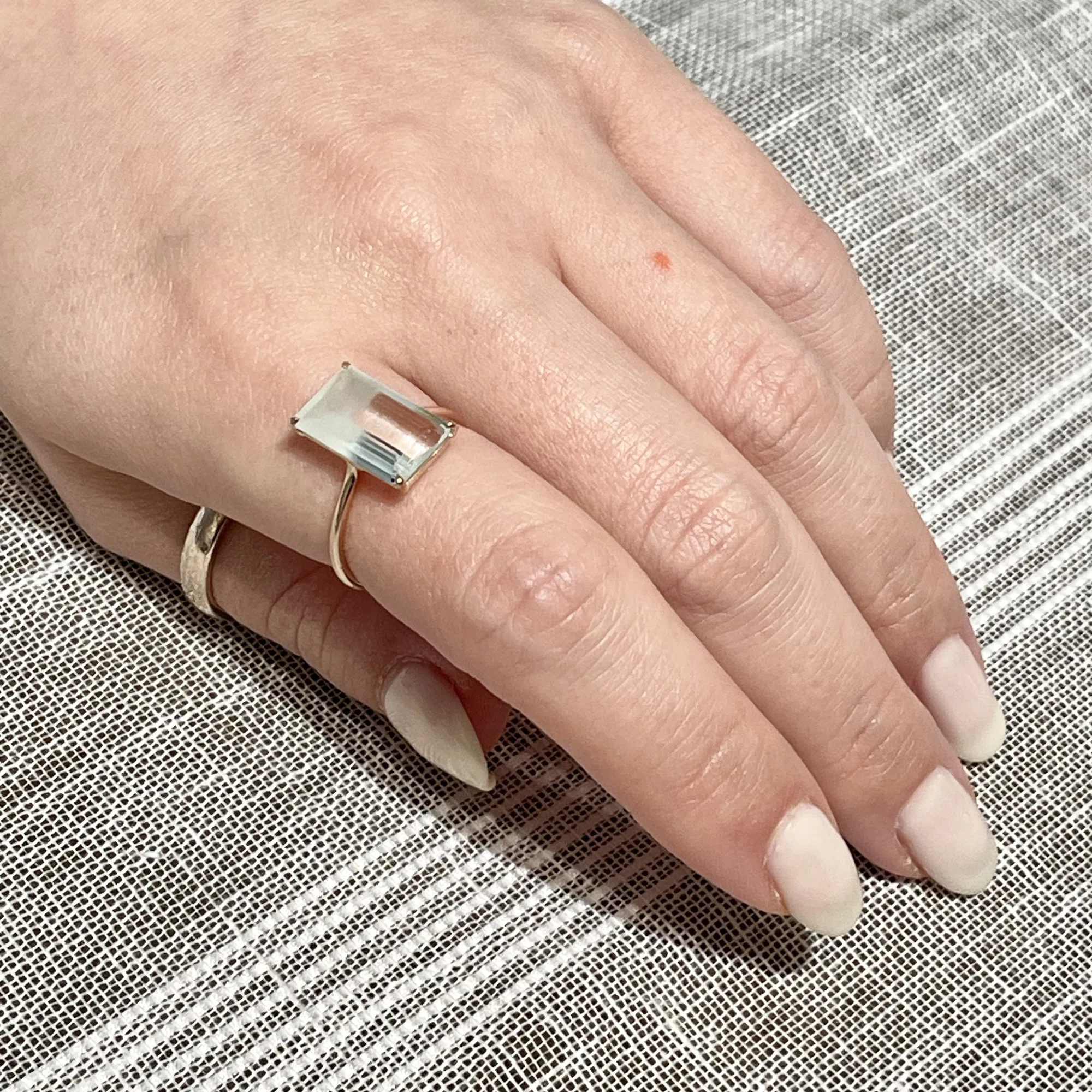 婚約－新しい一歩を支えた一粒 バイカラーアクアマリン│18Kピンク 