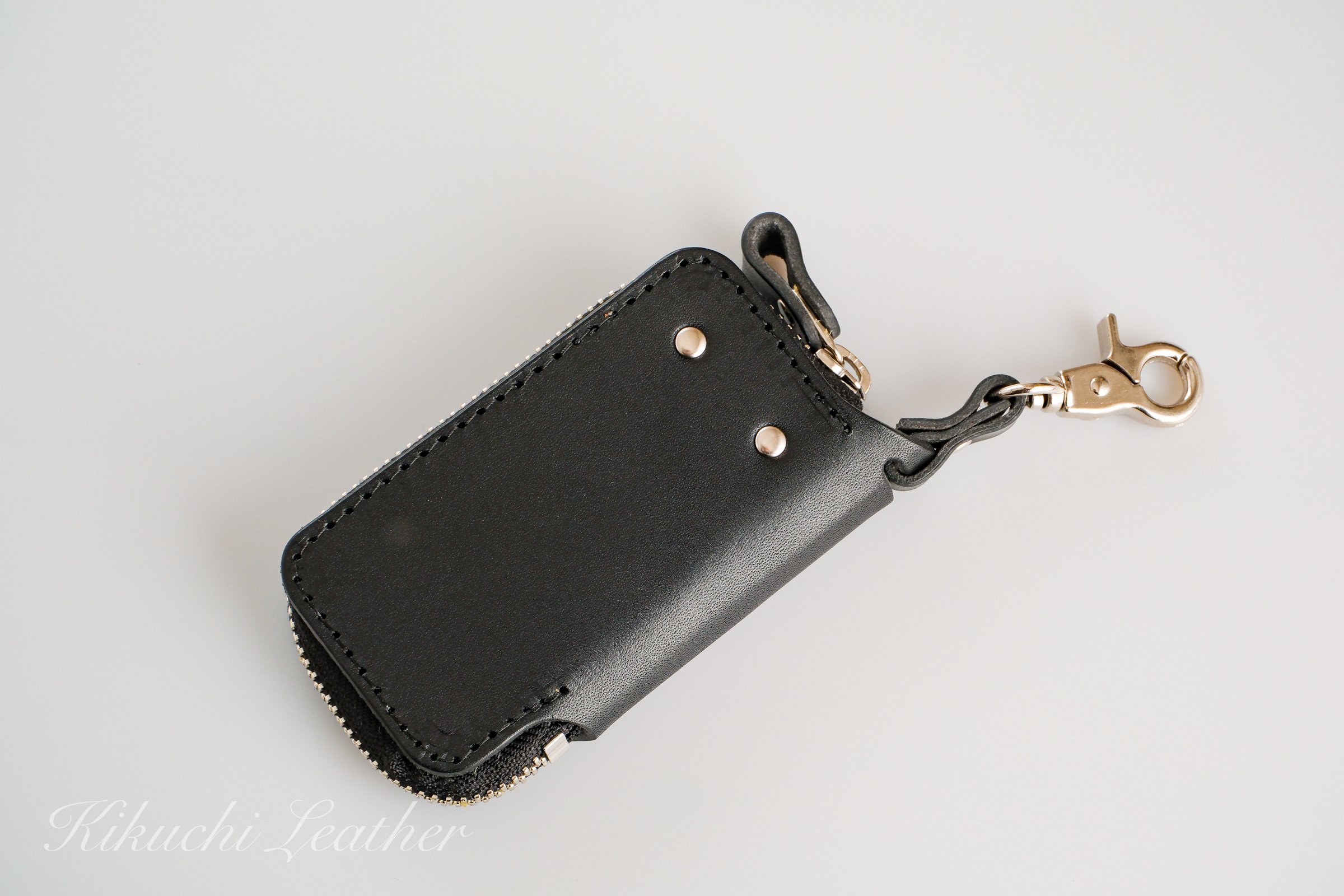 育つ革を日常に。《MIYABI》ZIPスマートキーケース & レザーコード