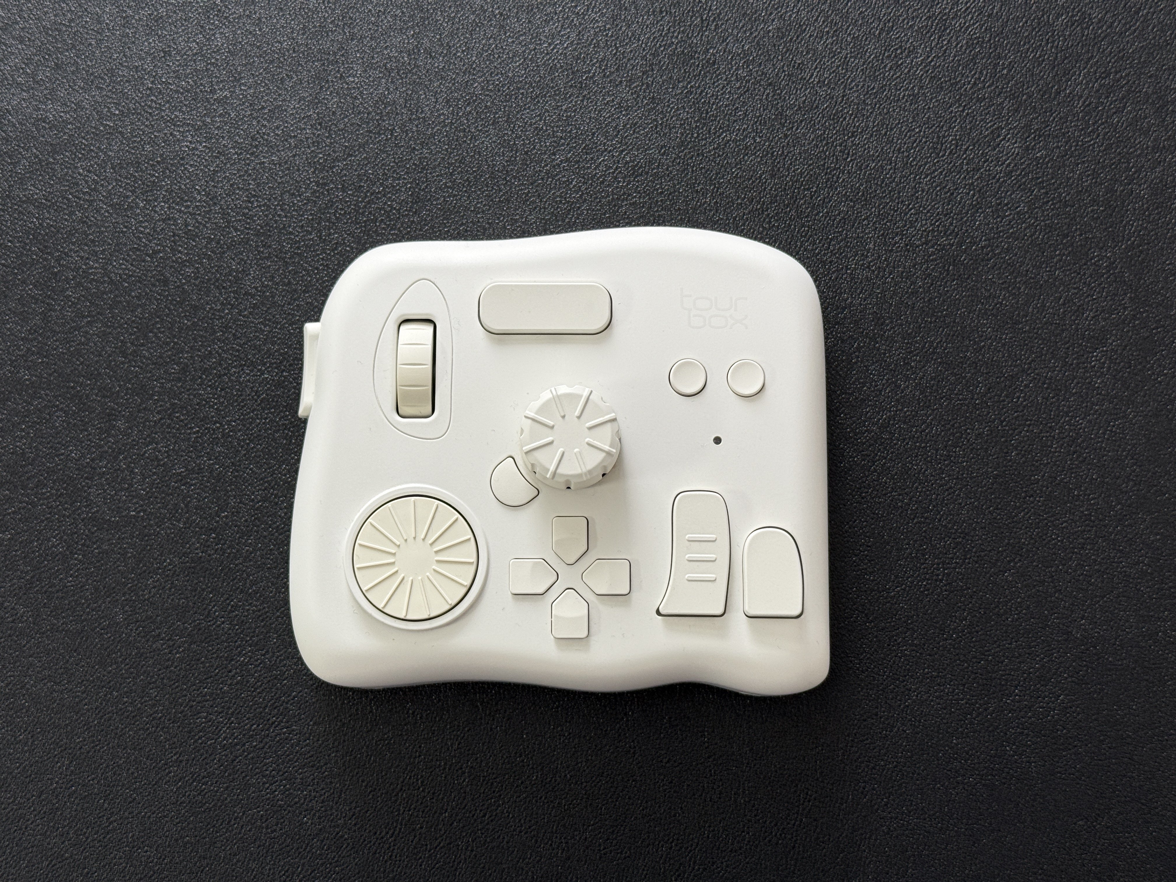 AIに背中を押されて、TourBoxを買った話｜ぽーるのーと