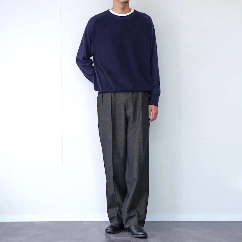 静かに佇ち、深く魅せる。MAATEE&SONSが描く、冬のニット。」｜THIRTY