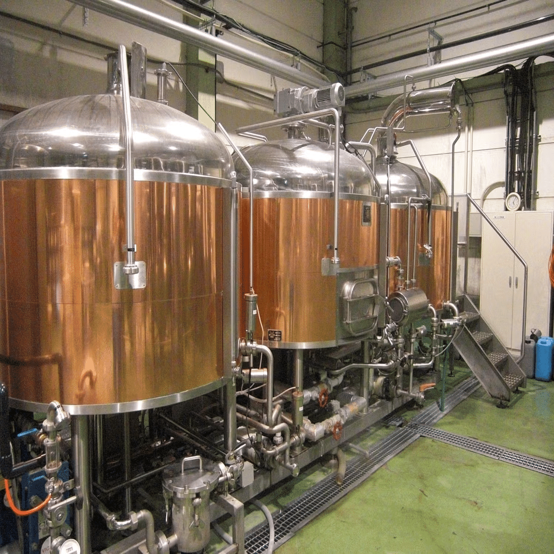 愛媛県の蔵から発掘されたのは、半世紀を生きた秘蔵酒だった。11万円の