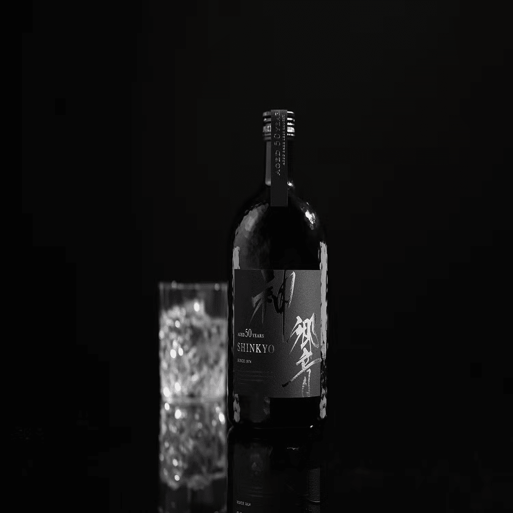 愛媛県の蔵から発掘されたのは、半世紀を生きた秘蔵酒だった。11万円の