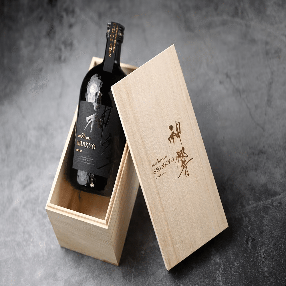 【最安値】定価110,000円　神響 shinkyo 50年　720m 愛媛県の蔵から発掘されたのは、半世紀を生きた秘蔵酒だった。11万円の