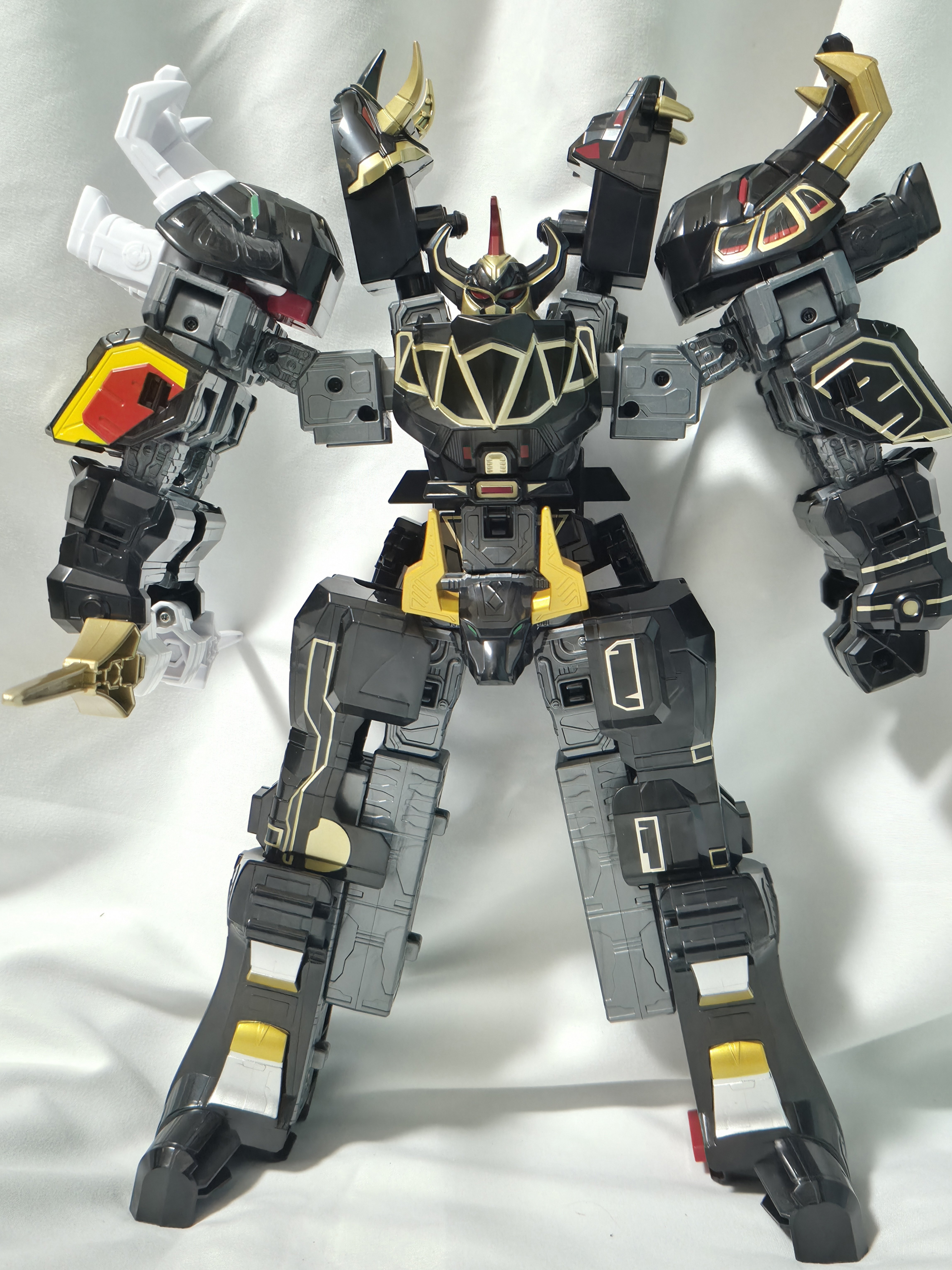 最後(?)の巨神(ロボユニバース)、『ブラック大獣神』降臨。【DXROBO 最後(?)の巨神(ロボユニバース)、『ブラック大獣神』降臨。【DXROBO