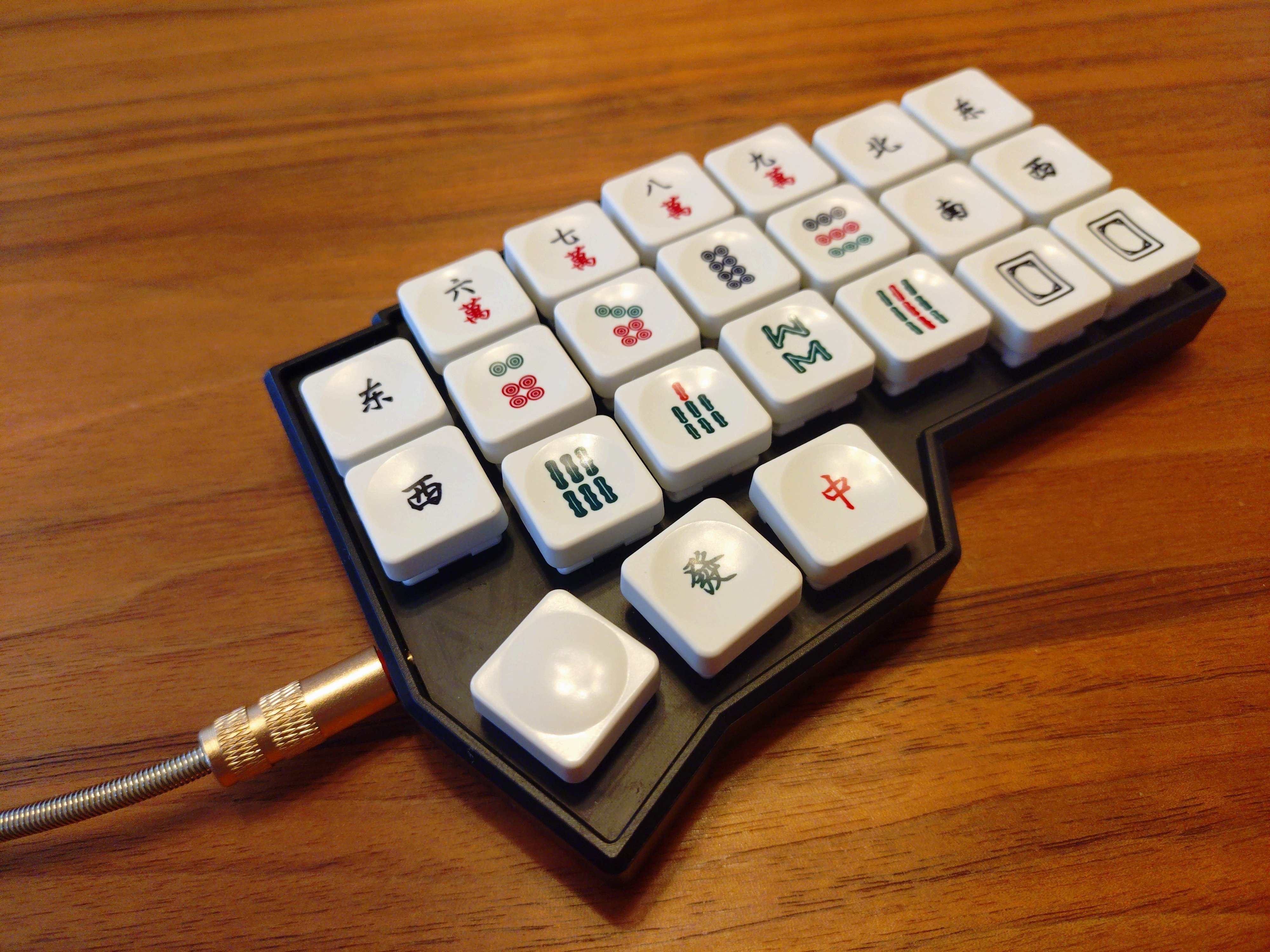 cornix シルバー Jezail Funder Japanから新作キーキャップ「LCKリキッドシルバー」の