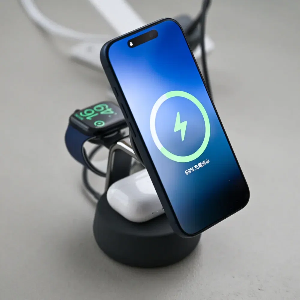 Belkin UltraCharge Pro 3-in-1 Magnetic Charging Dock with Qi2 25W