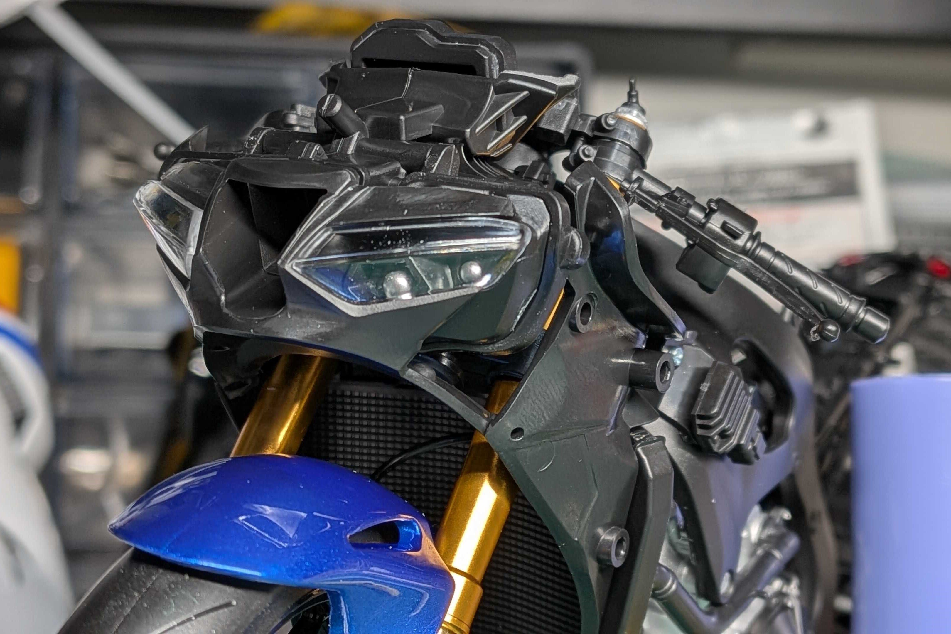 製作記4】MagicFactory CBR1000RR-R ファイヤーブレード SP 30th