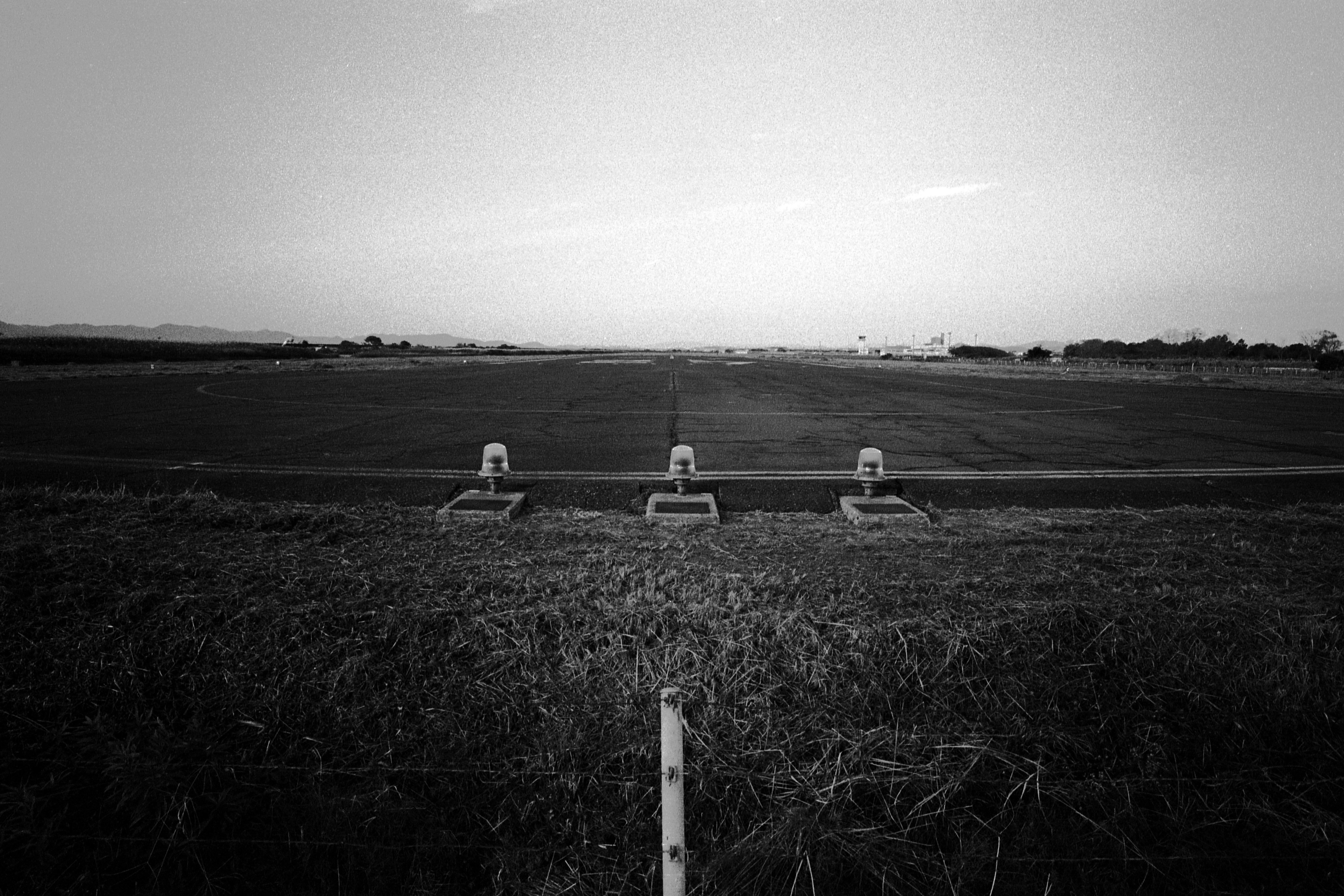 悲しい風景。 〜 Tri-Xで万全 〜｜Miyake