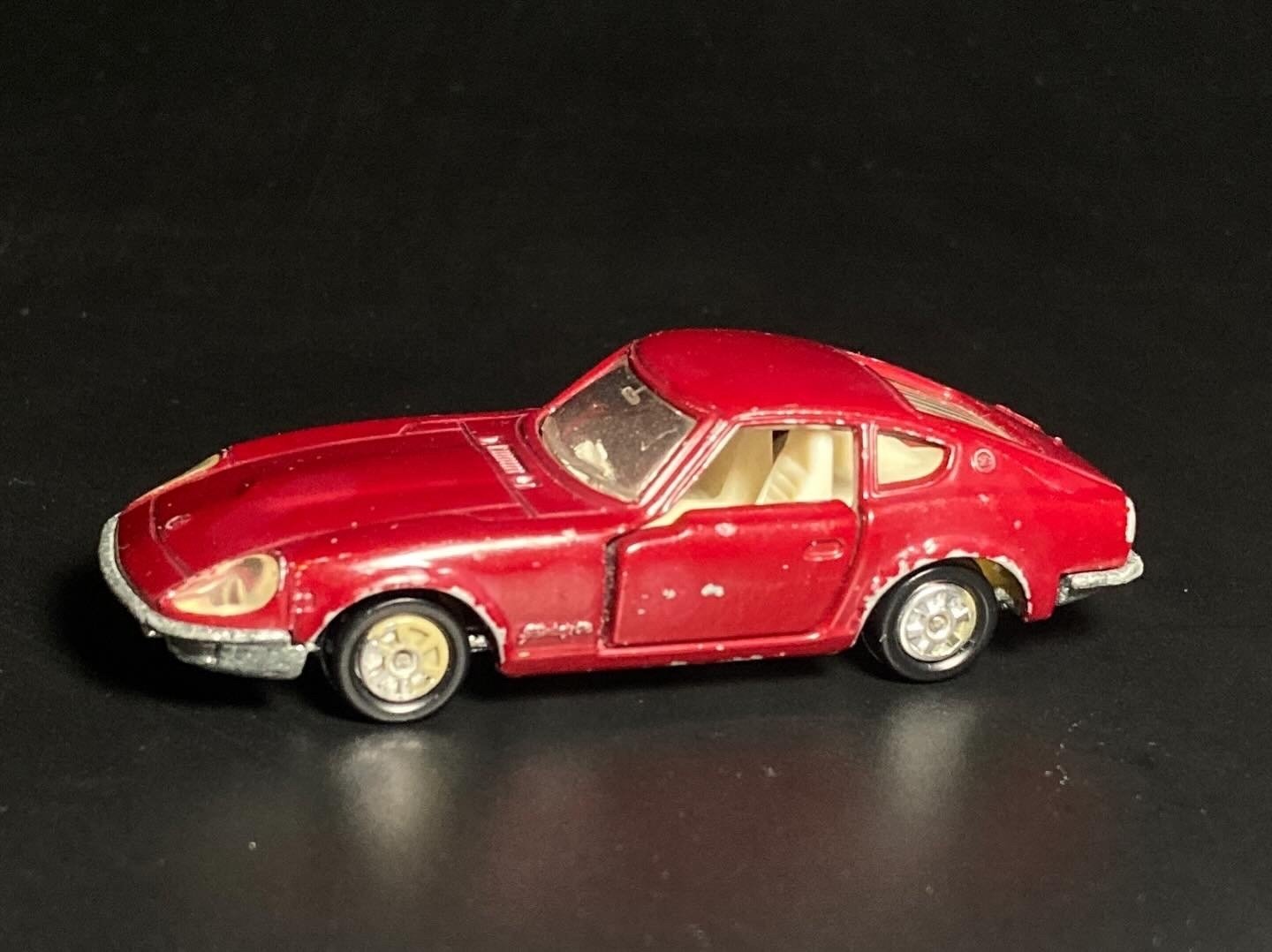 トミカNo.58】フェアレディ240ZG（1975年発売）──黒箱が戻った奇跡の