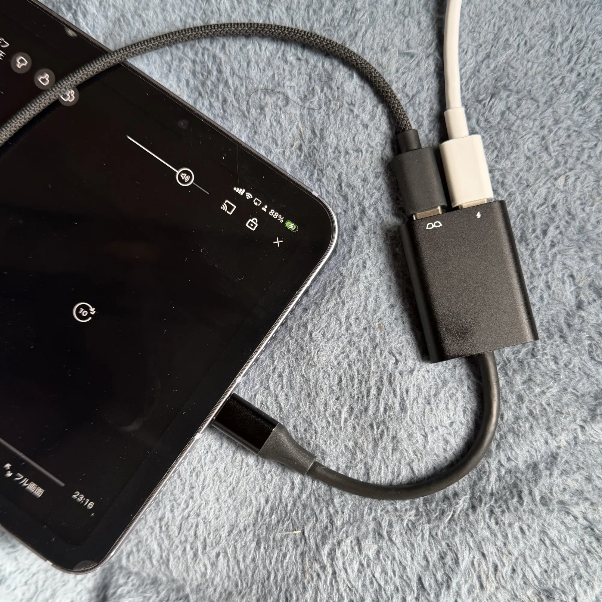 スマホやノートPCを充電しながらXREALを使うコスパ重視の方法｜YASUO-JP
