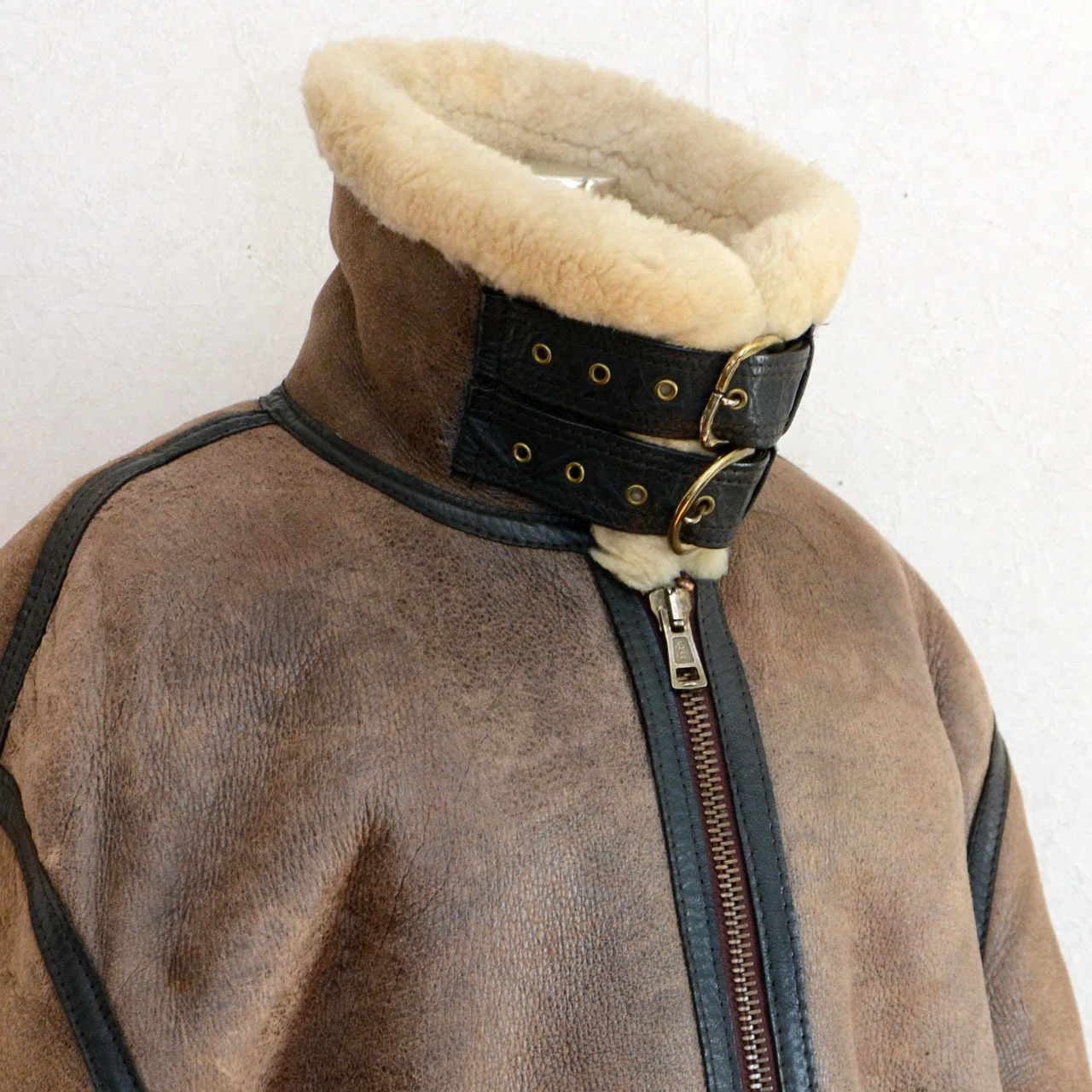 本物の迫力を纏う。US SHEEPSKIN 1980s B-3ムートンフライトジャケット 